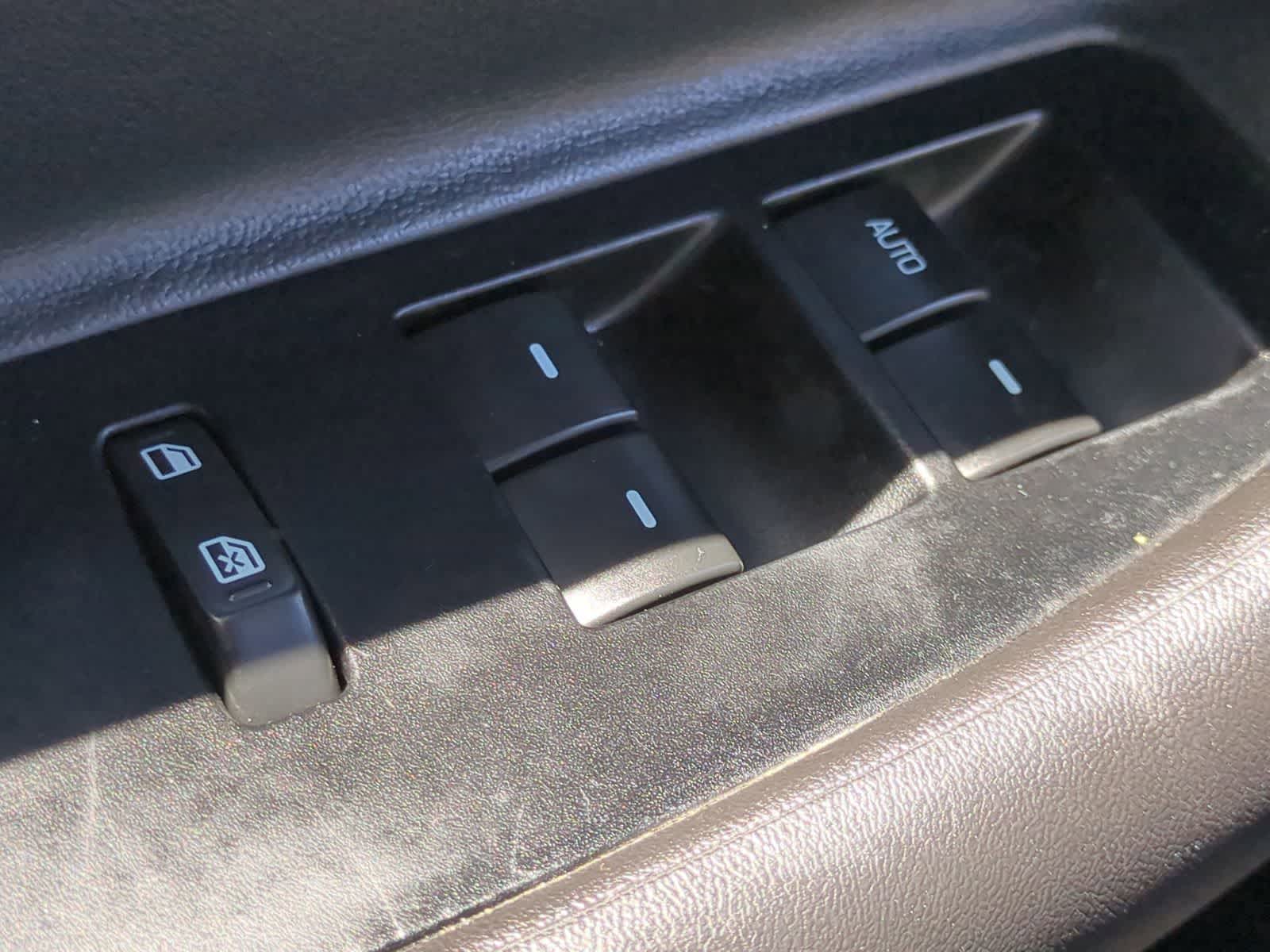 Thumbnail: 2011 Ford Taurus - 30