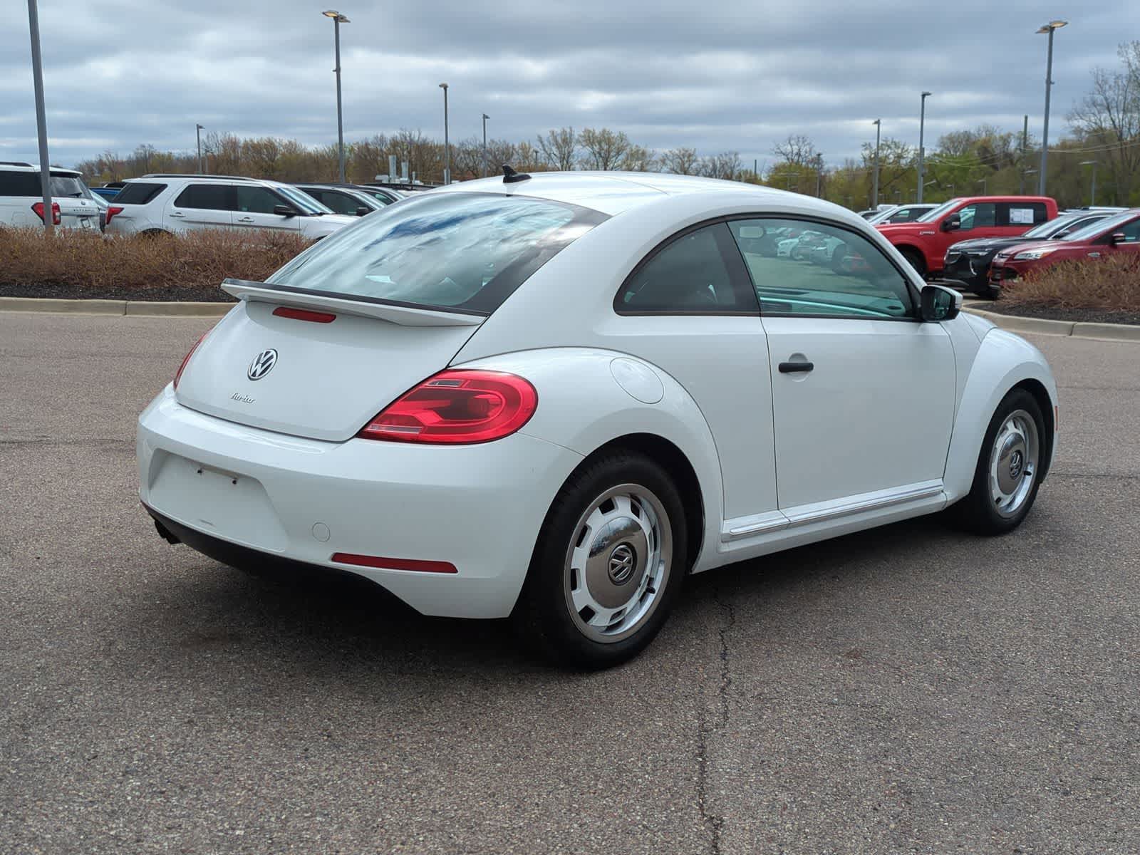 Thumbnail: 2016 Volkswagen Beetle - 8