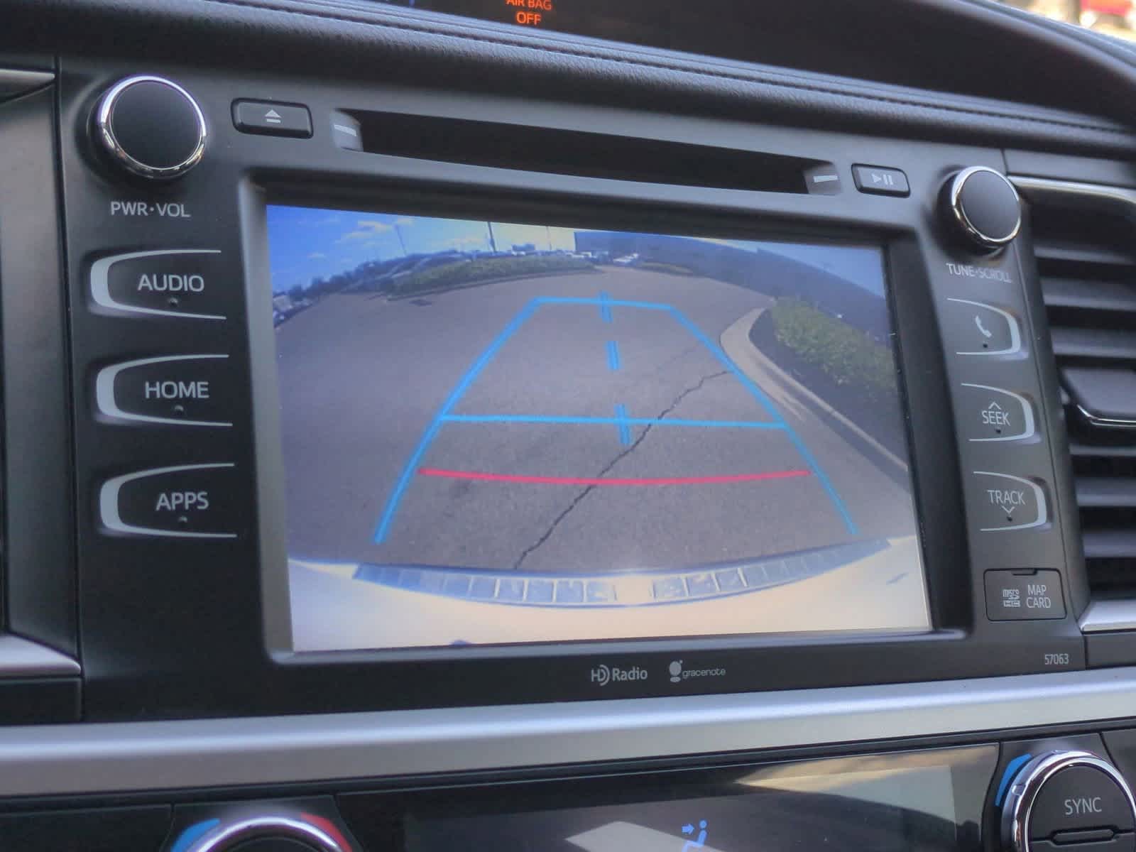 Thumbnail: 2014 Toyota Highlander - 31