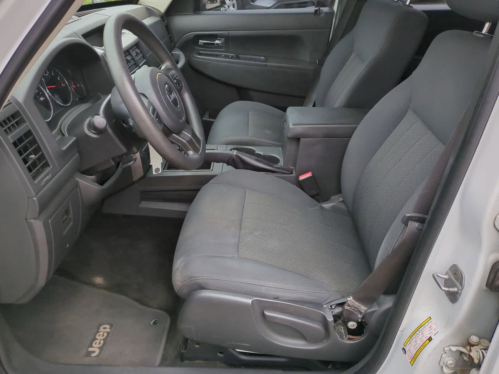 Thumbnail: 2011 Jeep Liberty - 16