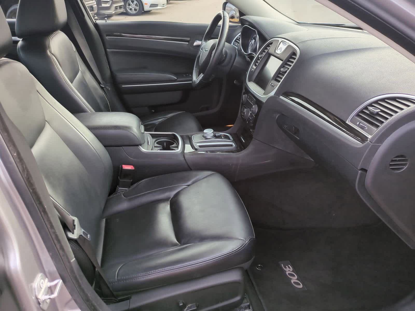 Thumbnail: 2015 Chrysler 300 - 21