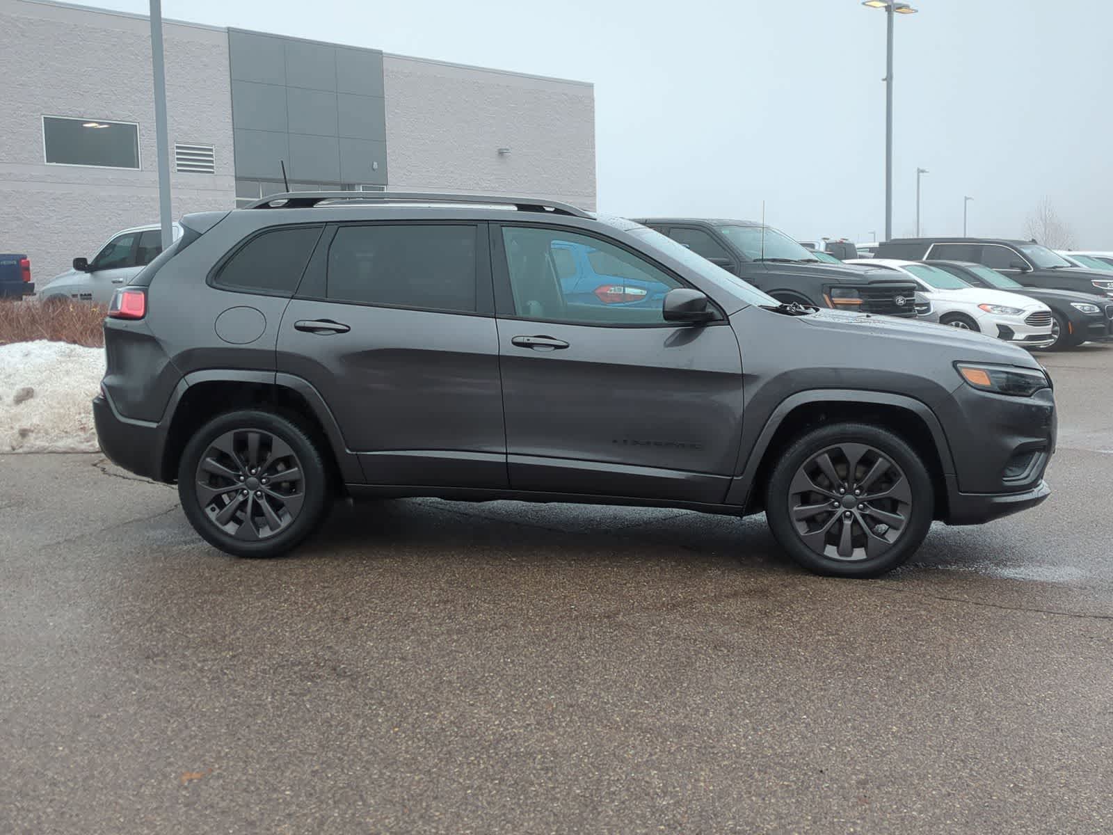 Thumbnail: 2020 Jeep Cherokee - 9