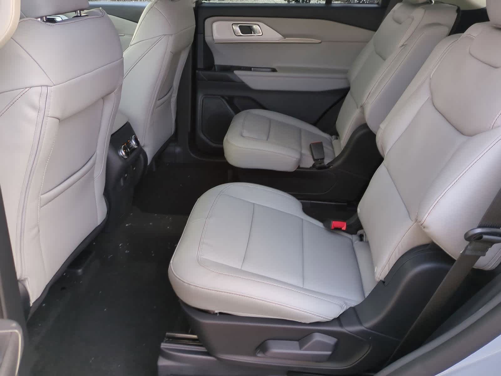 Thumbnail: 2026 Ford Explorer - 19