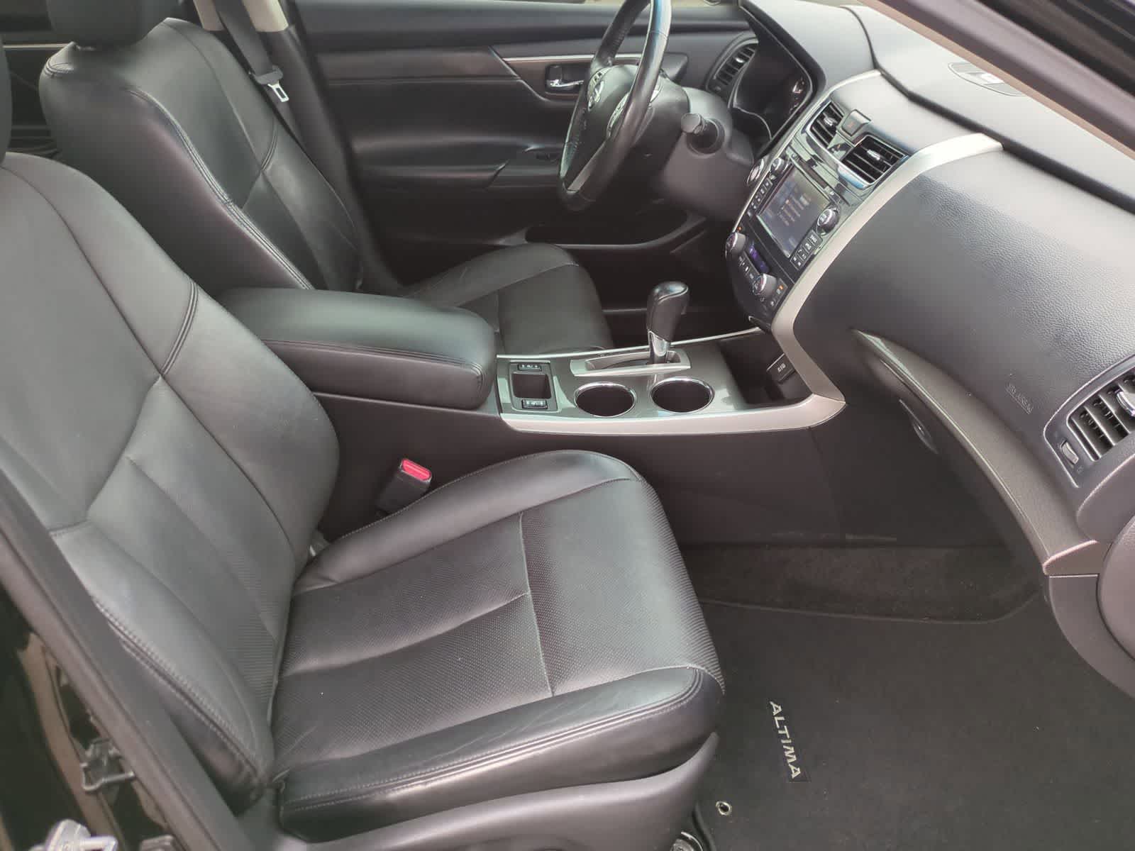 Thumbnail: 2015 Nissan Altima - 23