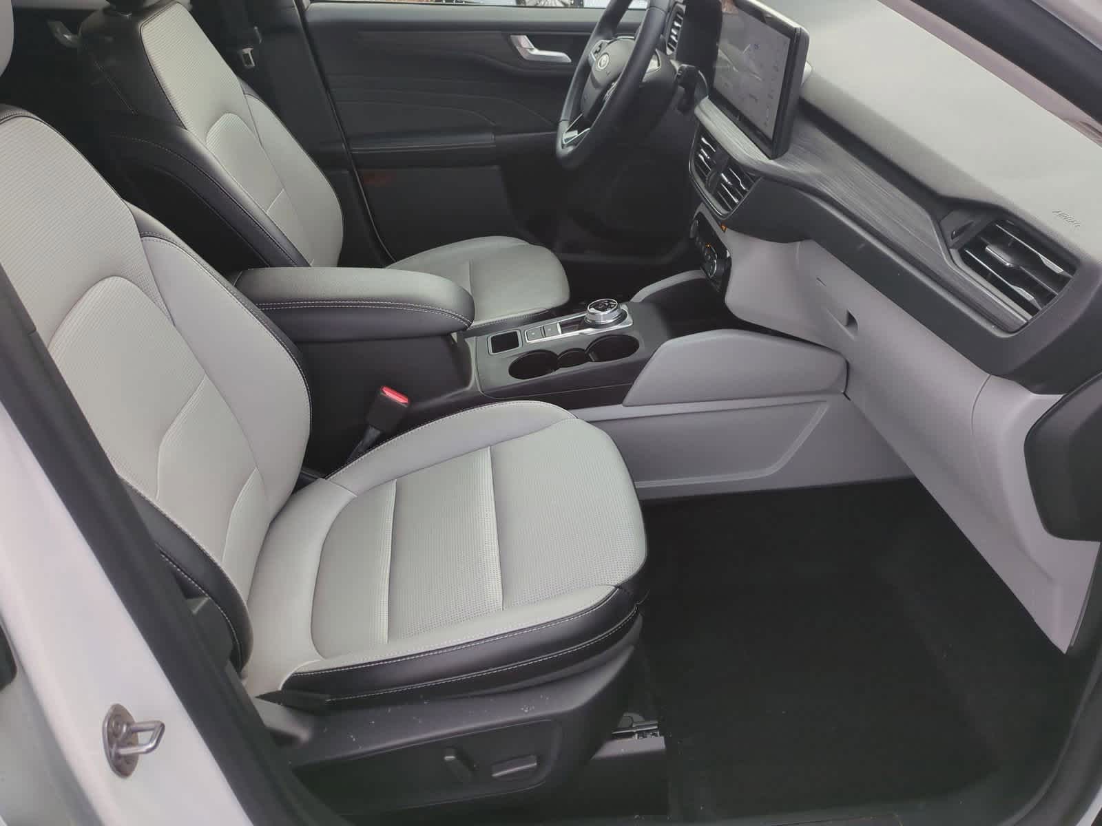 Thumbnail: 2024 Ford Escape - 21