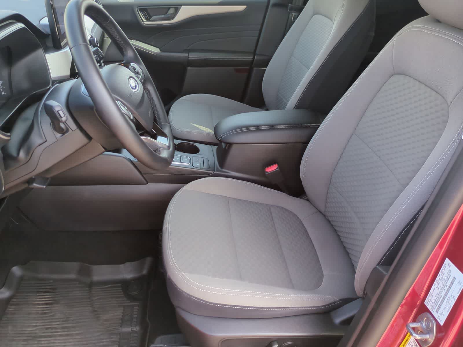 Thumbnail: 2022 Ford Escape - 16