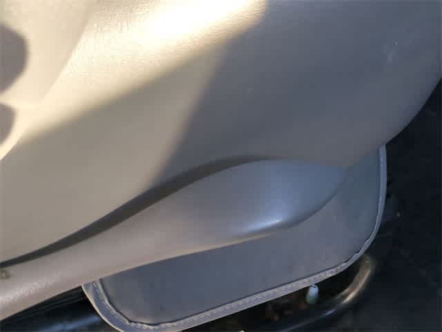 Thumbnail: 2009 GMC Savana - 17