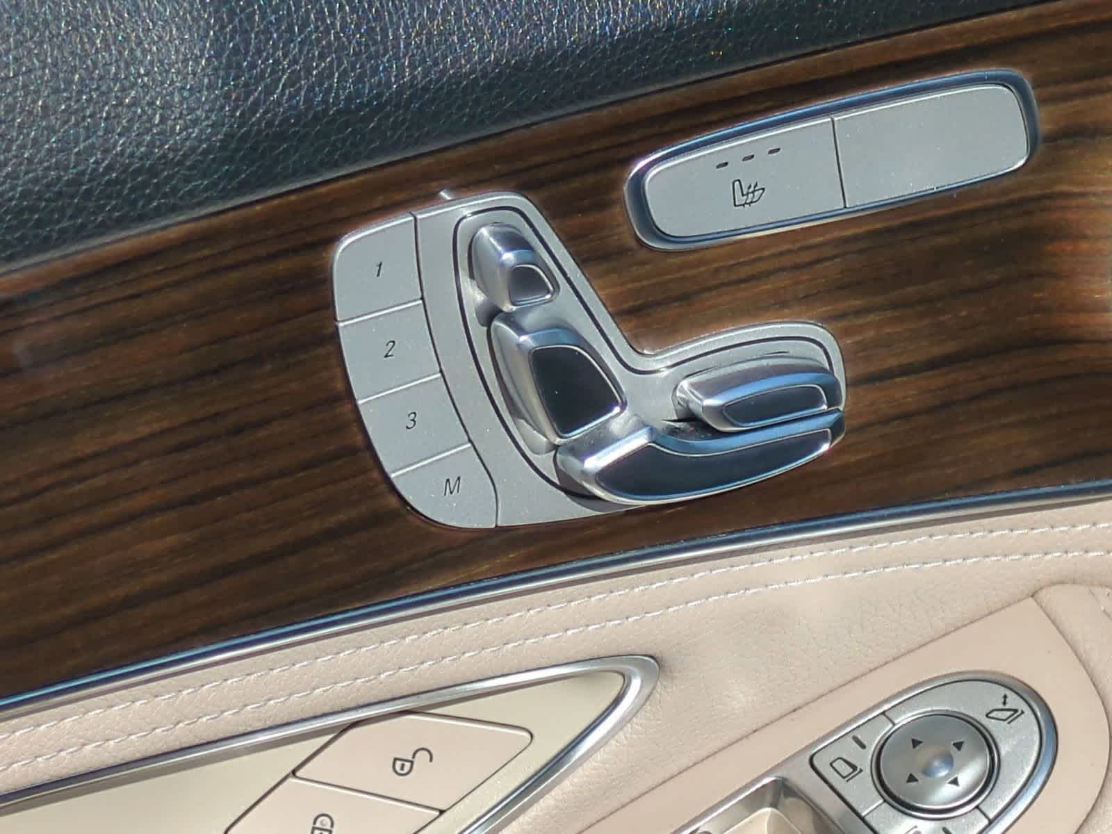 Thumbnail: 2015 Mercedes-Benz C-Class - 17