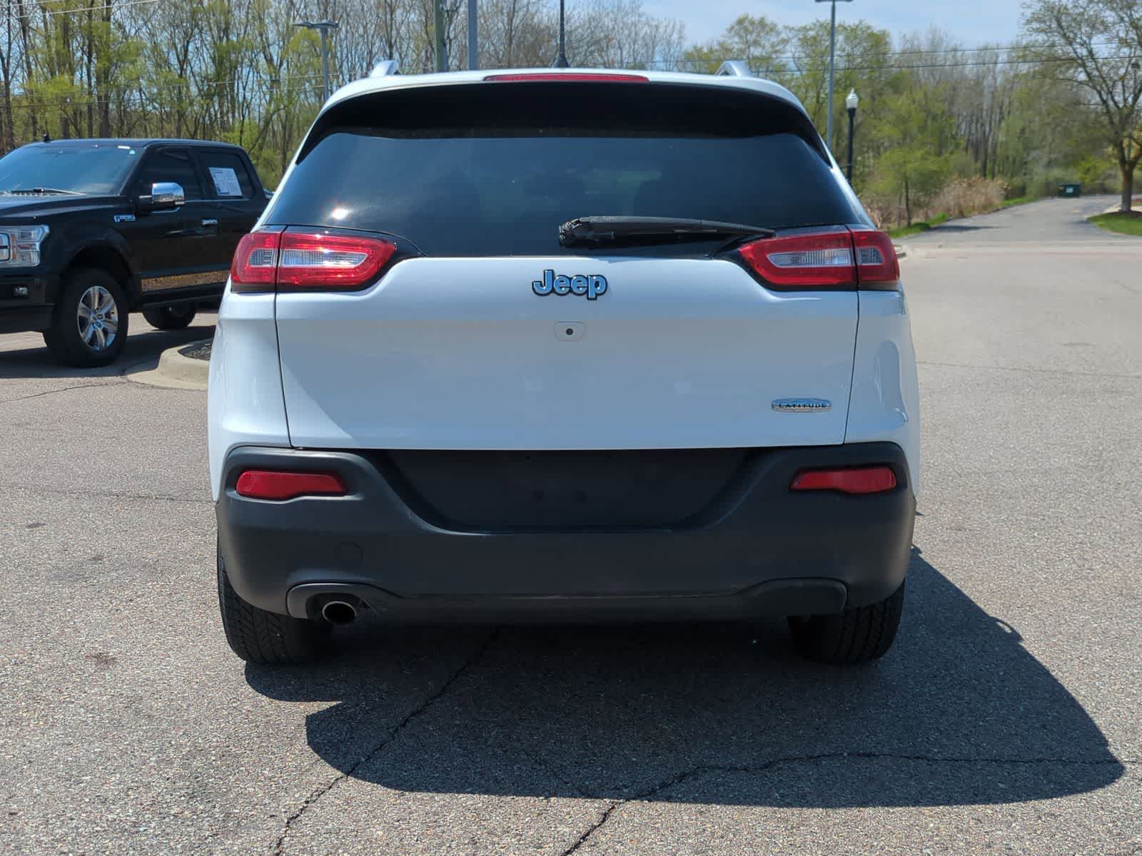 Thumbnail: 2018 Jeep Cherokee - 7