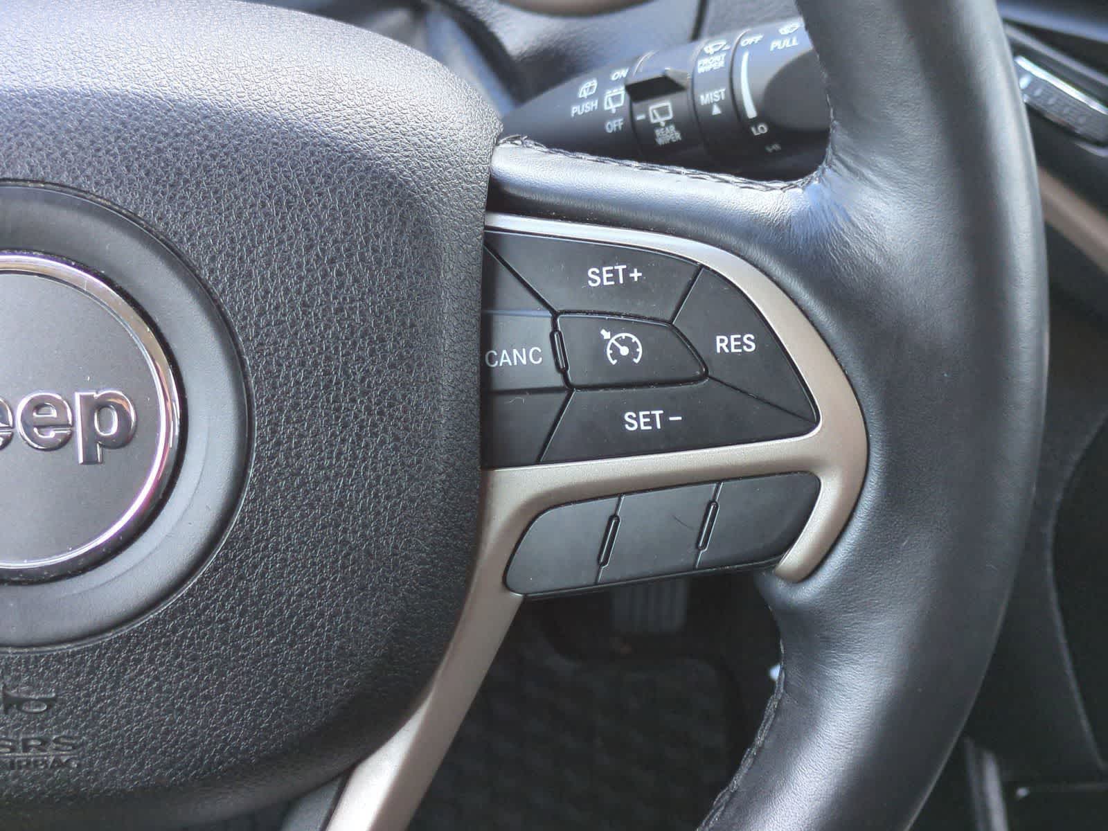 Thumbnail: 2016 Jeep Cherokee - 24