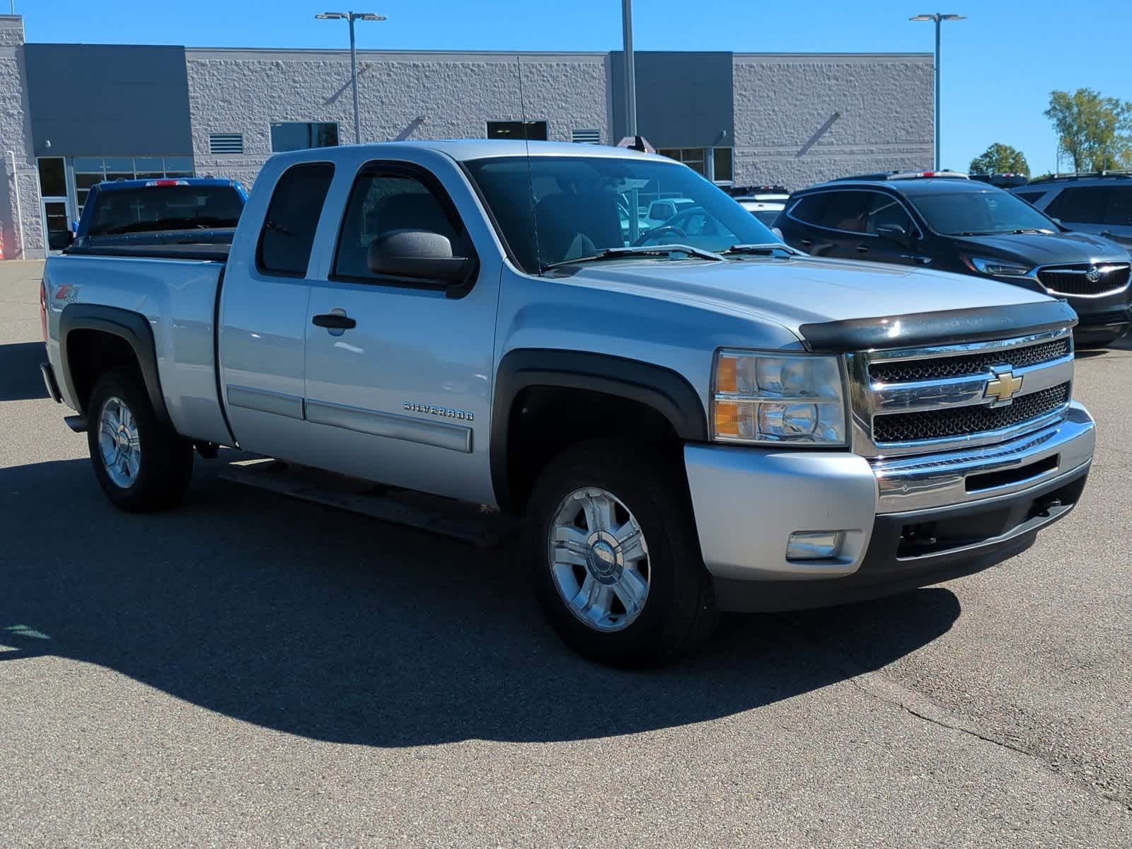 Thumbnail: 2011 Chevrolet Silverado 1500 - 2