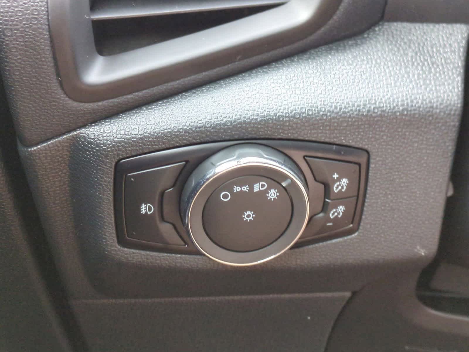 Thumbnail: 2022 Ford EcoSport - 32