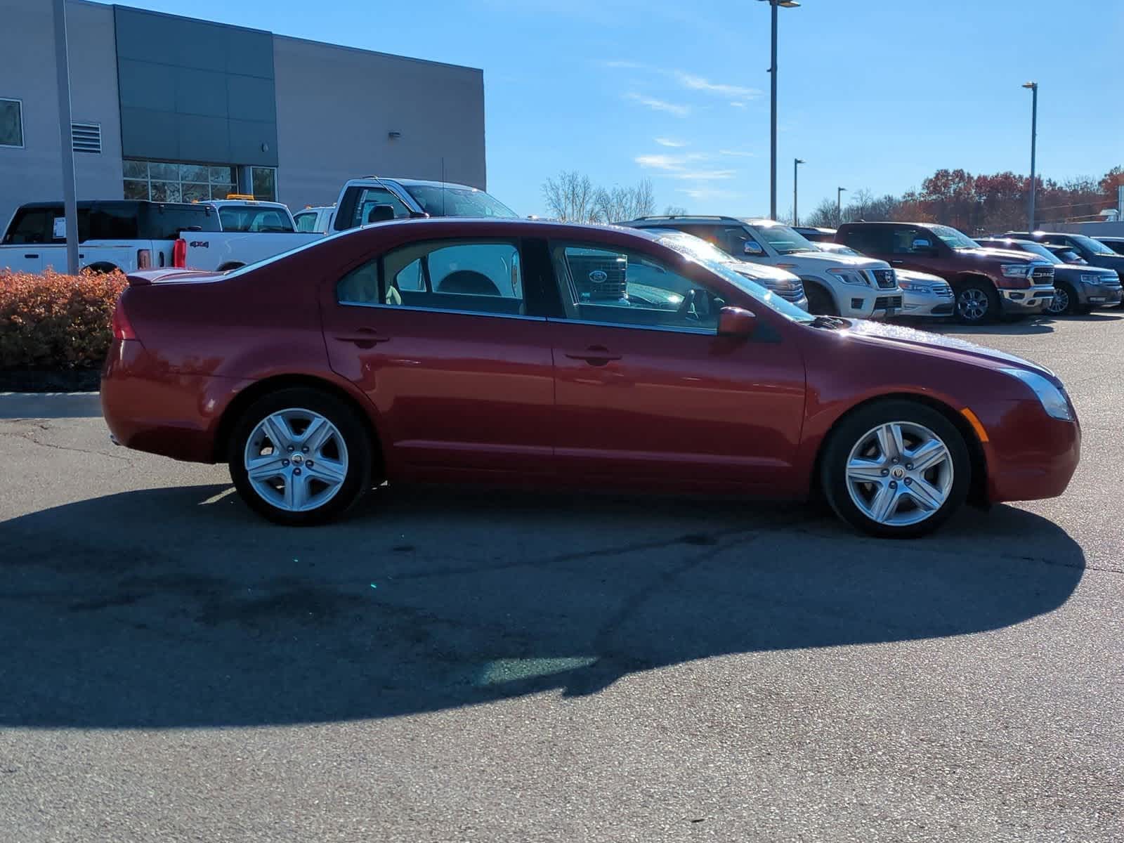 Thumbnail: 2010 Mercury Milan - 9