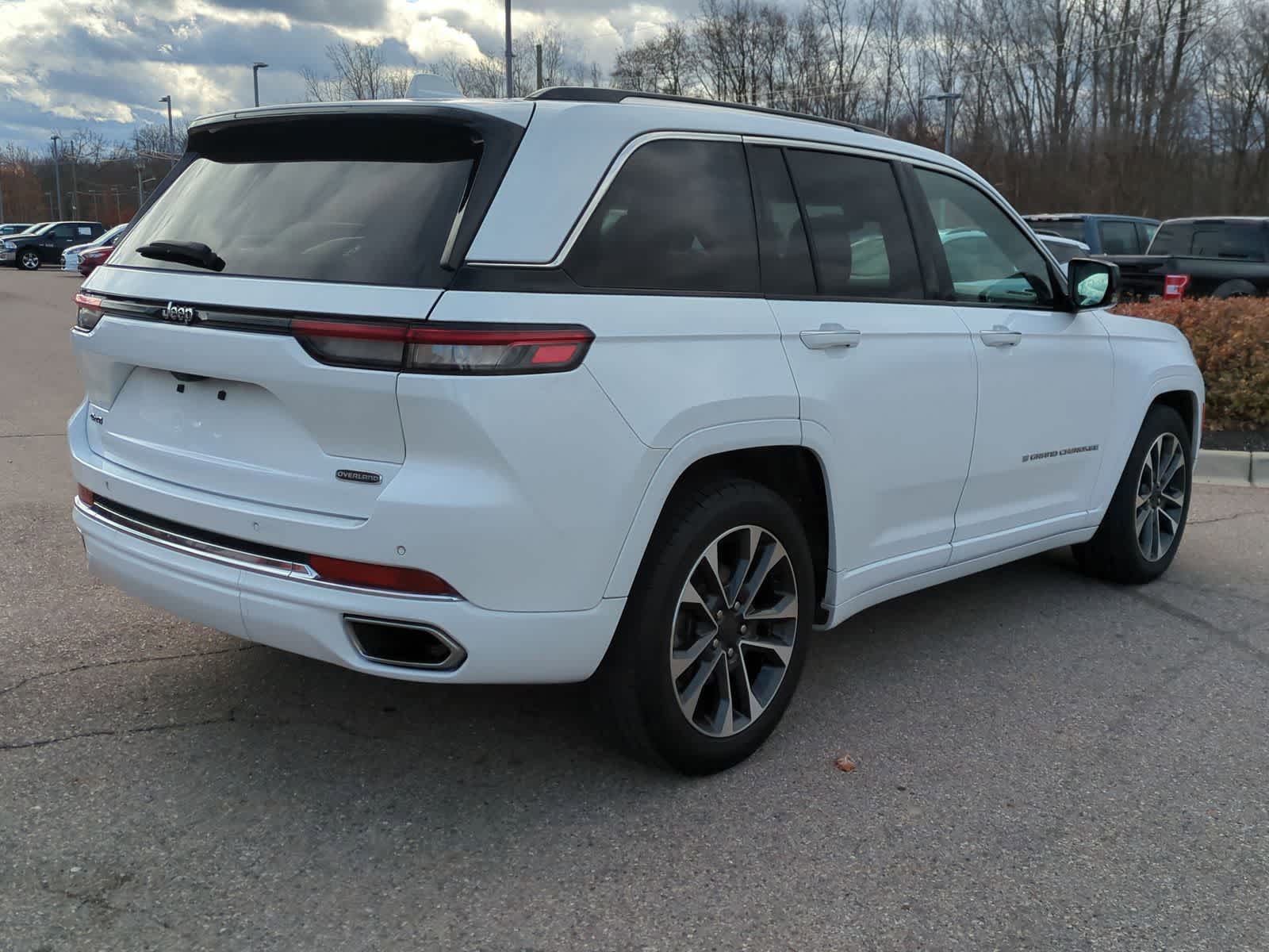 Thumbnail: 2022 Jeep Grand Cherokee - 8