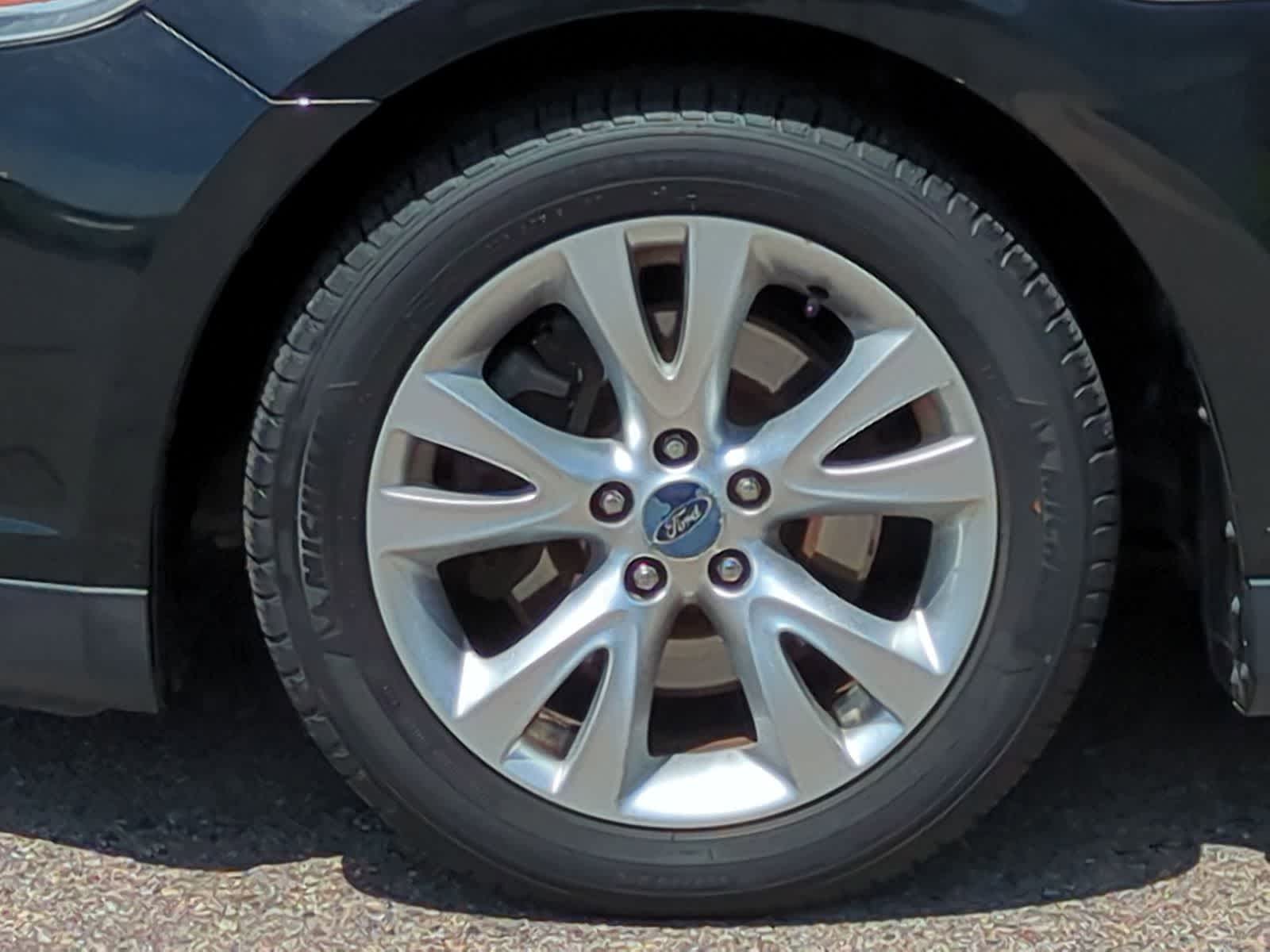 Thumbnail: 2011 Ford Taurus - 14