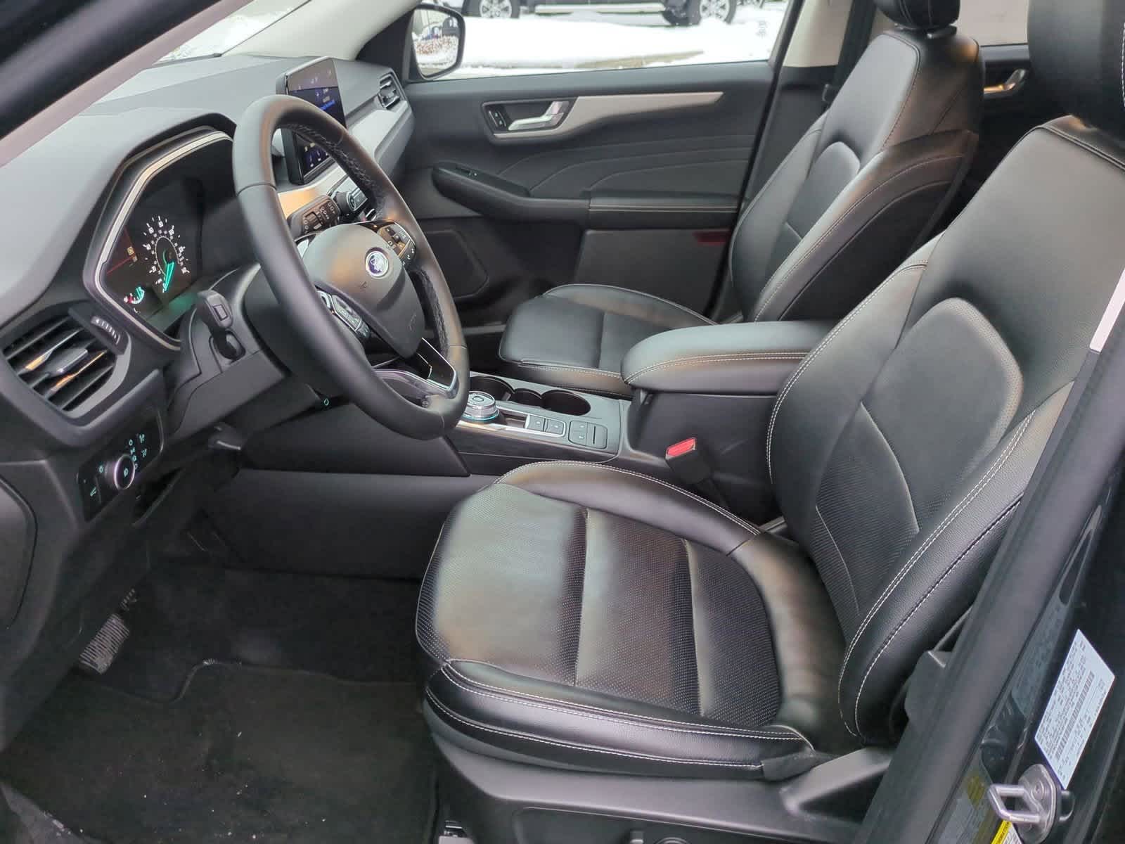 Thumbnail: 2022 Ford Escape - 16