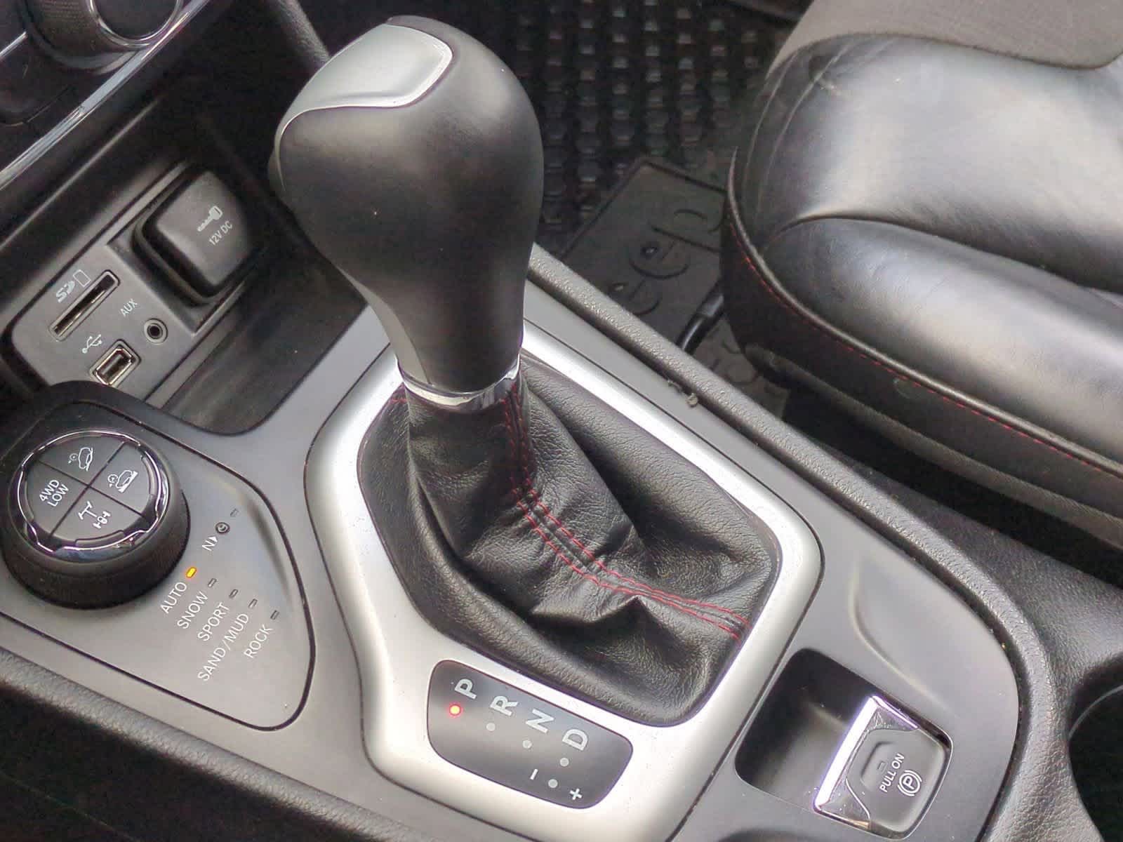 Thumbnail: 2017 Jeep Cherokee - 30