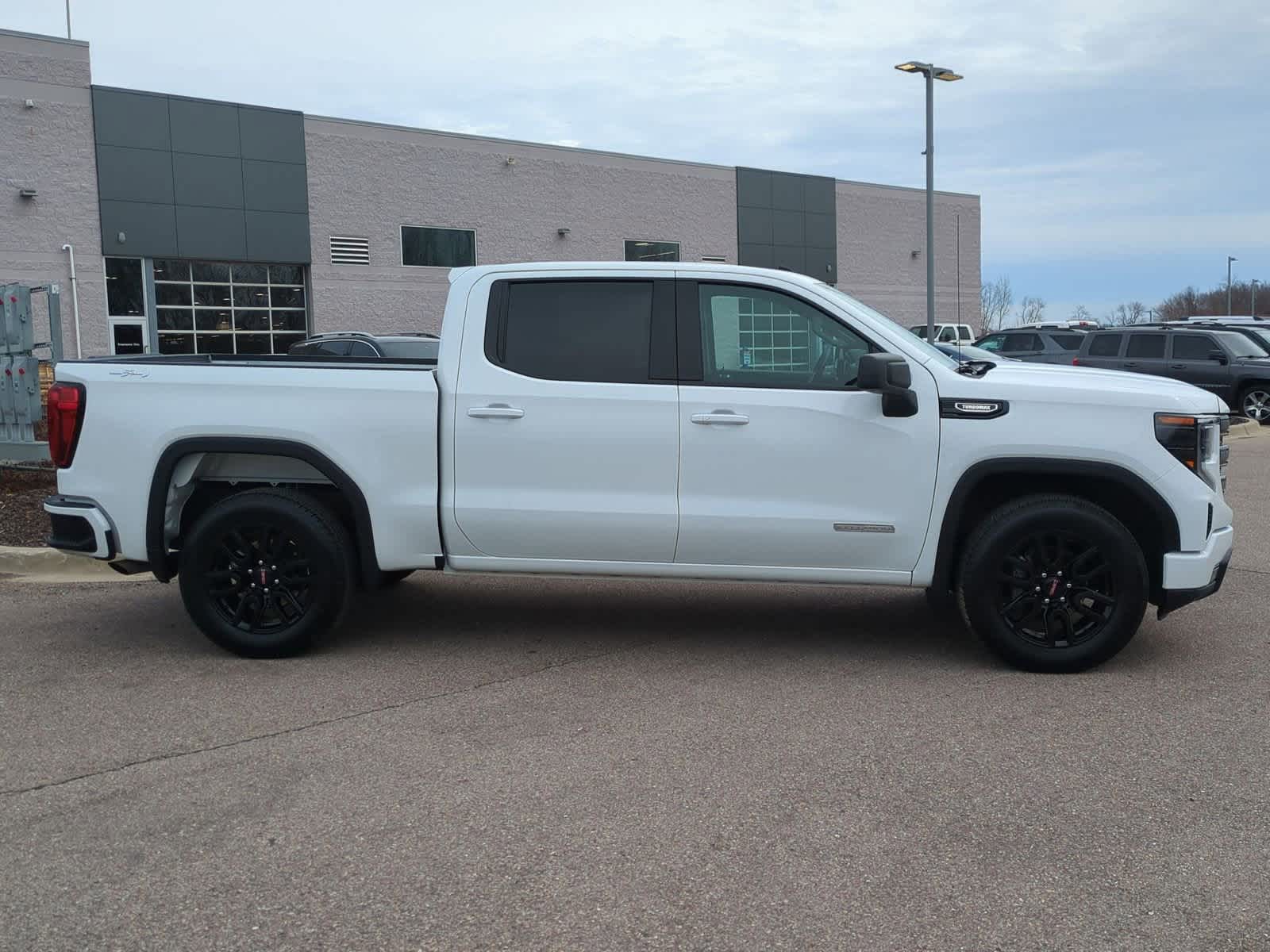 2025 GMC Sierra 1500 Elevation 9
