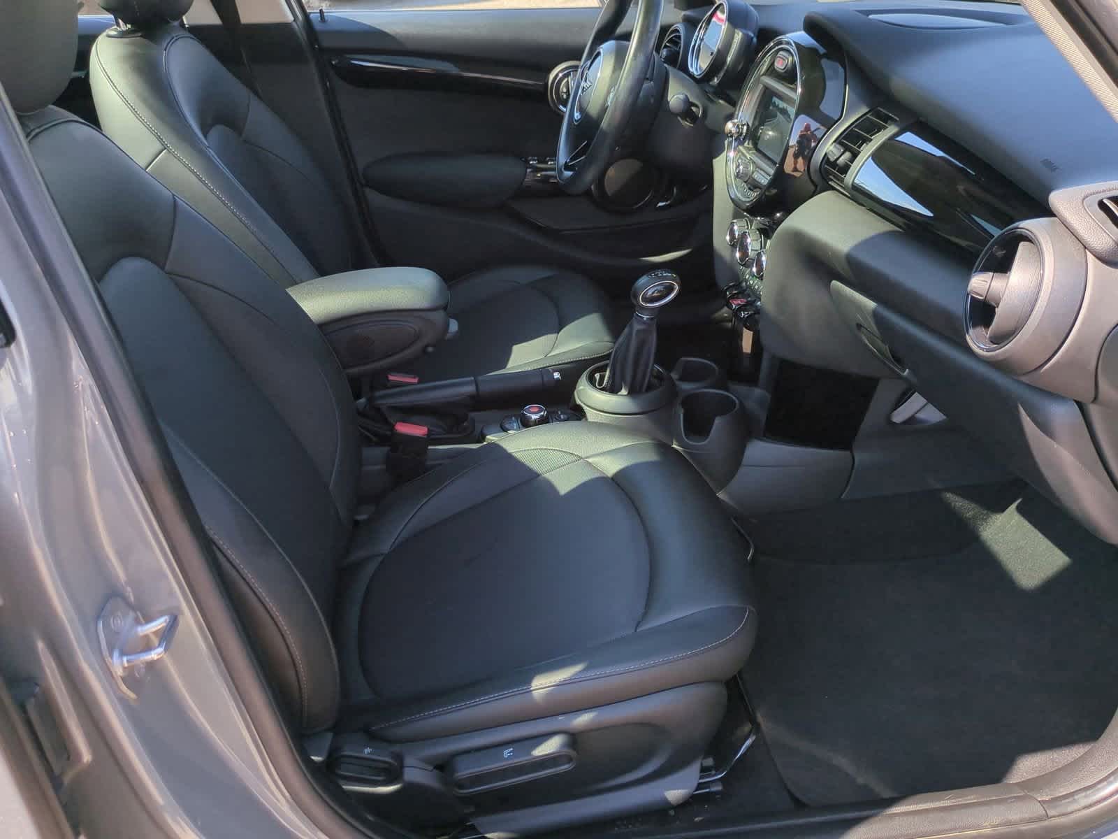Thumbnail: 2019 MINI Cooper Hardtop - 23