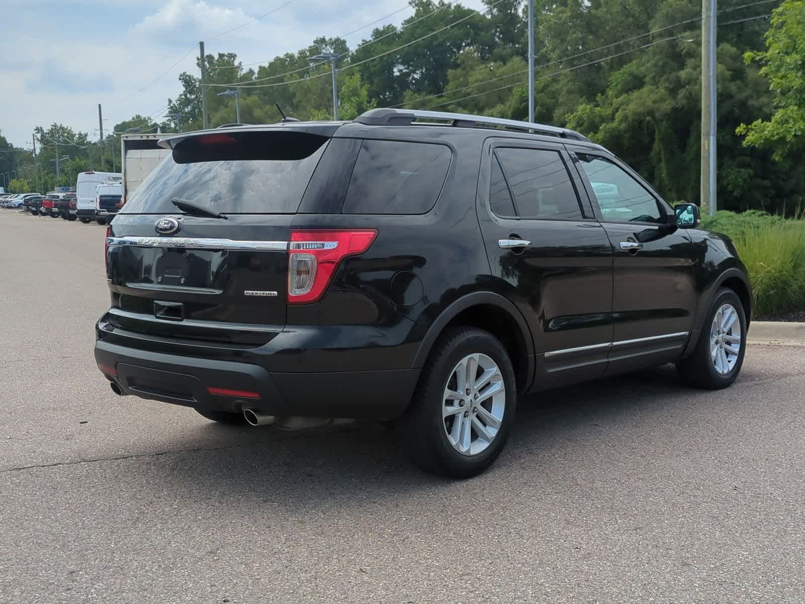 Thumbnail: 2014 Ford Explorer - 8
