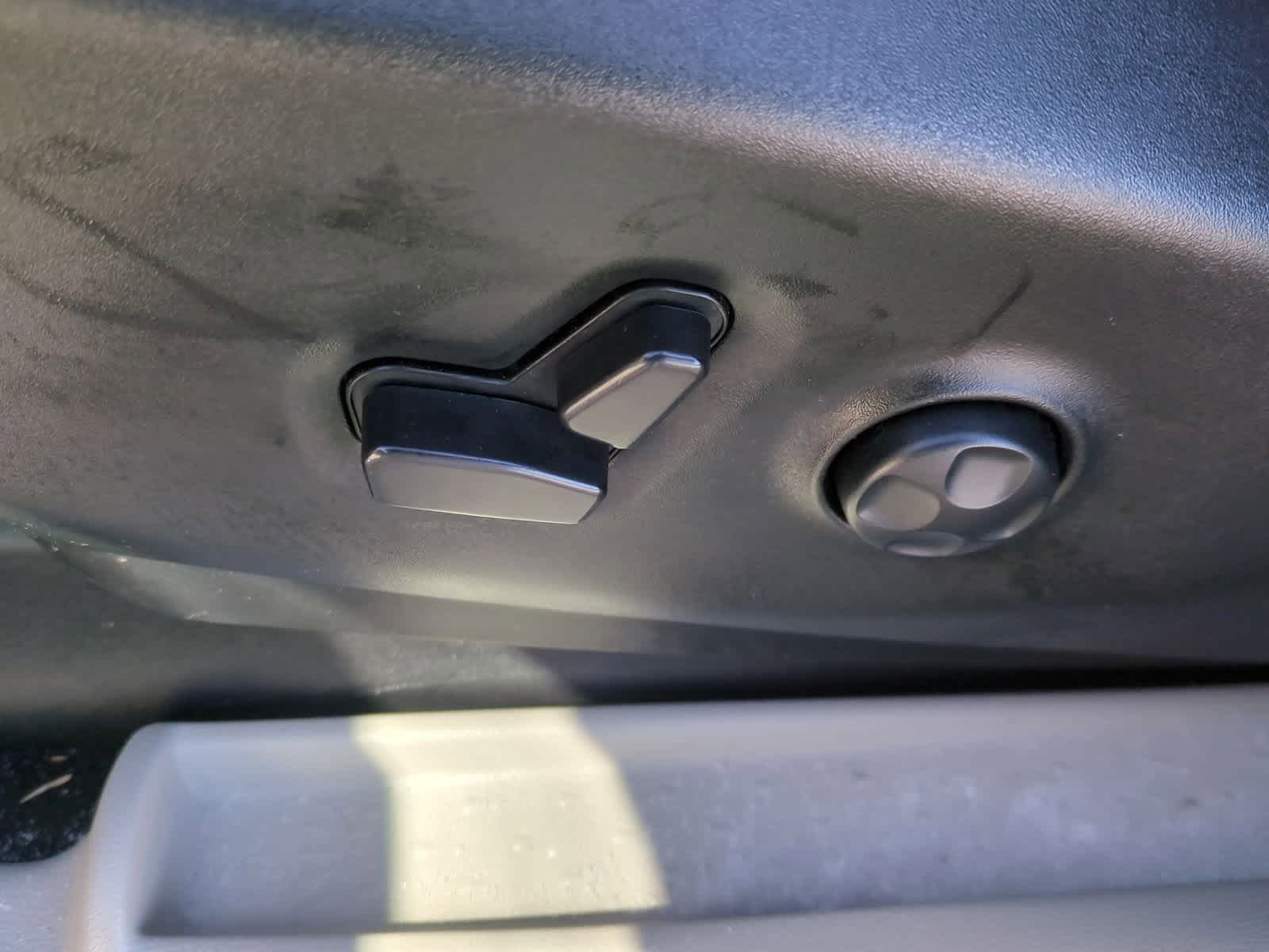 Thumbnail: 2023 Chrysler Pacifica - 17