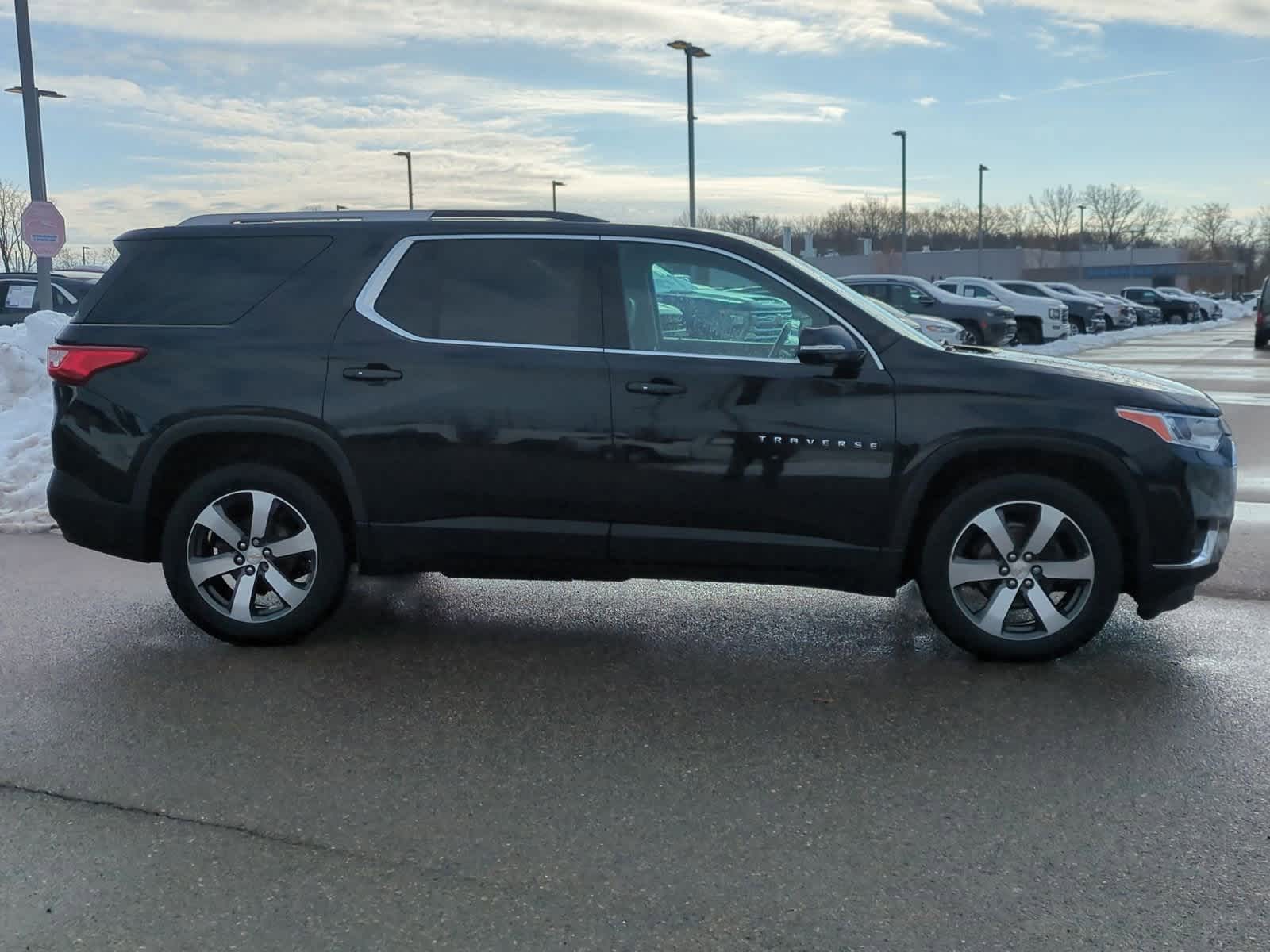 Thumbnail: 2018 Chevrolet Traverse - 9