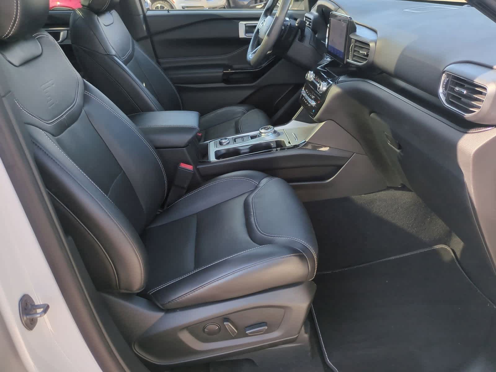 Thumbnail: 2022 Ford Explorer - 23