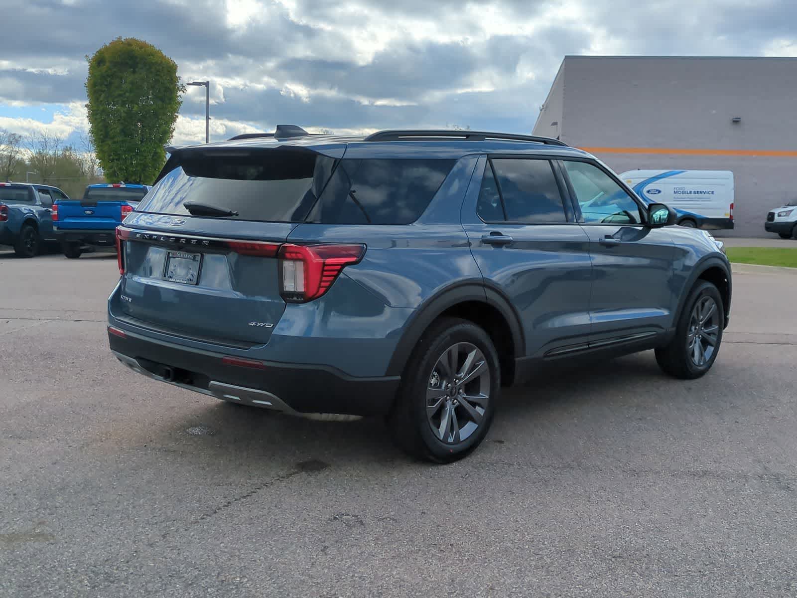 Thumbnail: 2026 Ford Explorer - 8