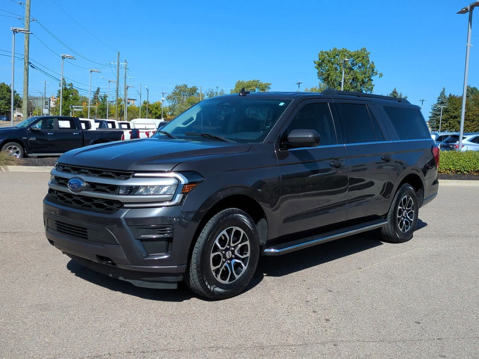 2023 Ford Expedition MAX XLT photo 4