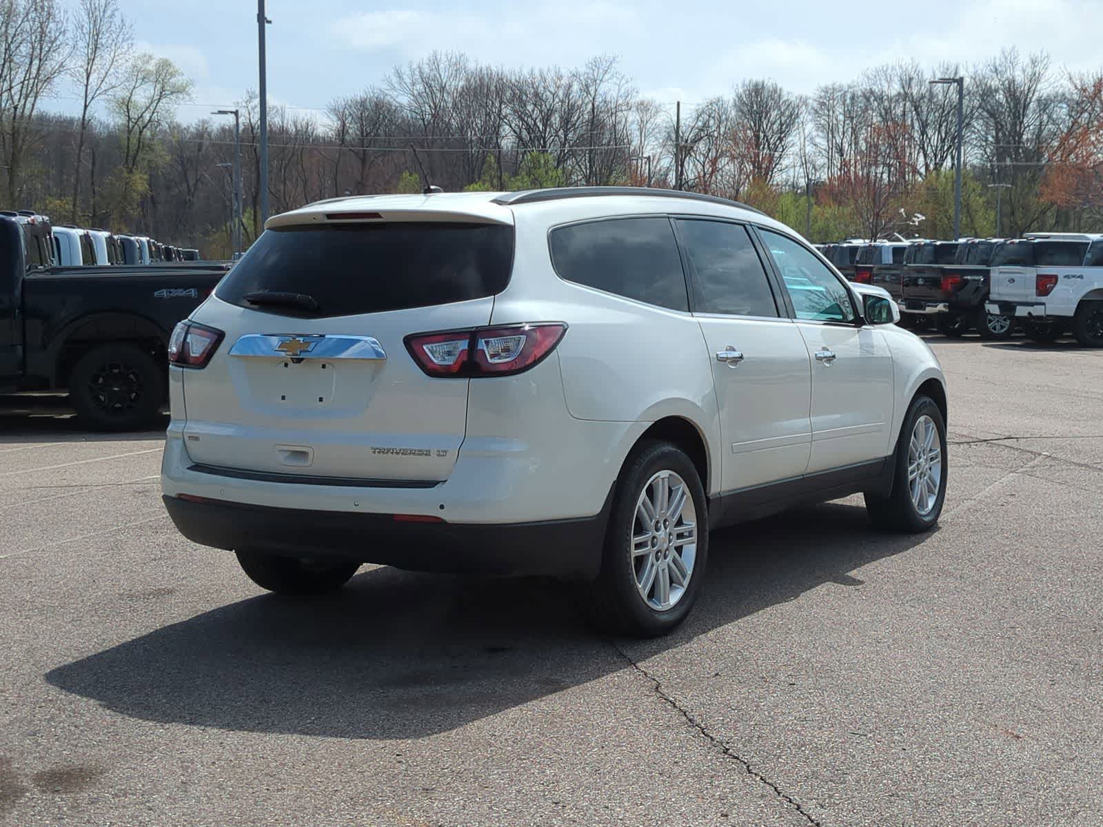 Thumbnail: 2015 Chevrolet Traverse - 8