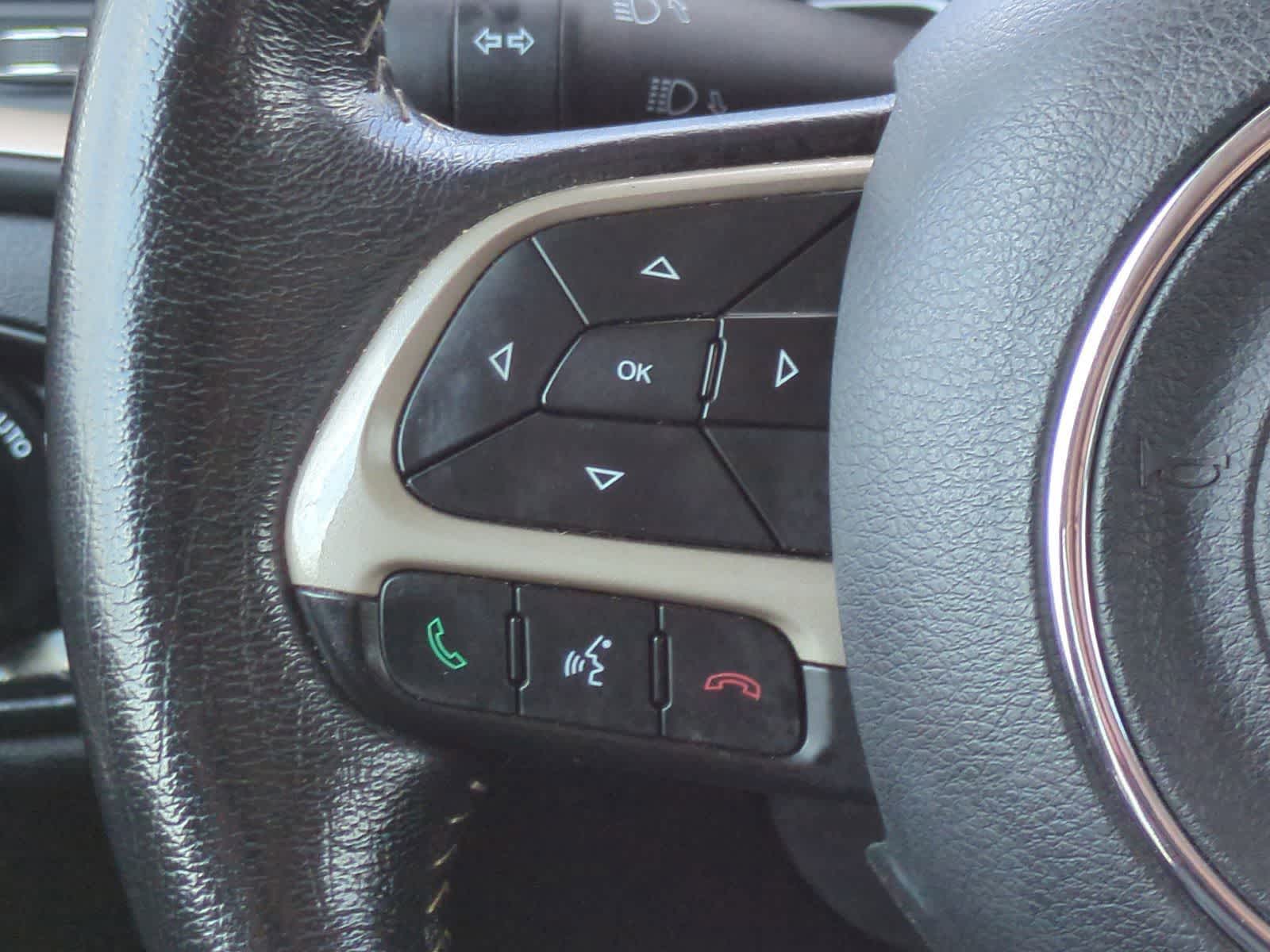 Thumbnail: 2015 Jeep Renegade - 23