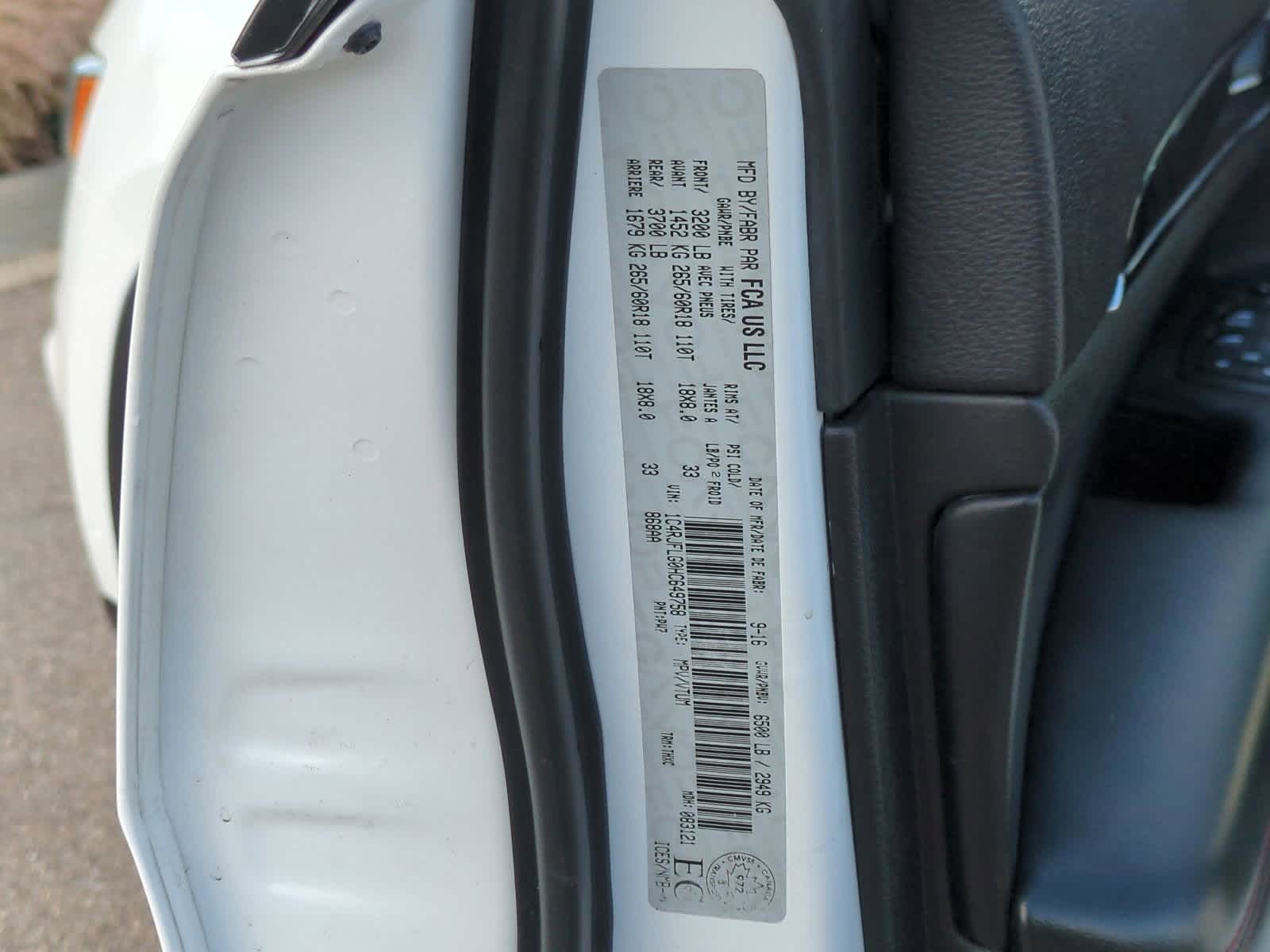 Thumbnail: 2017 Jeep Grand Cherokee - 37