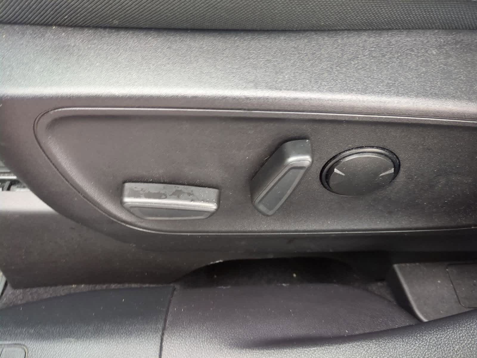 Thumbnail: 2022 Ford Escape - 17