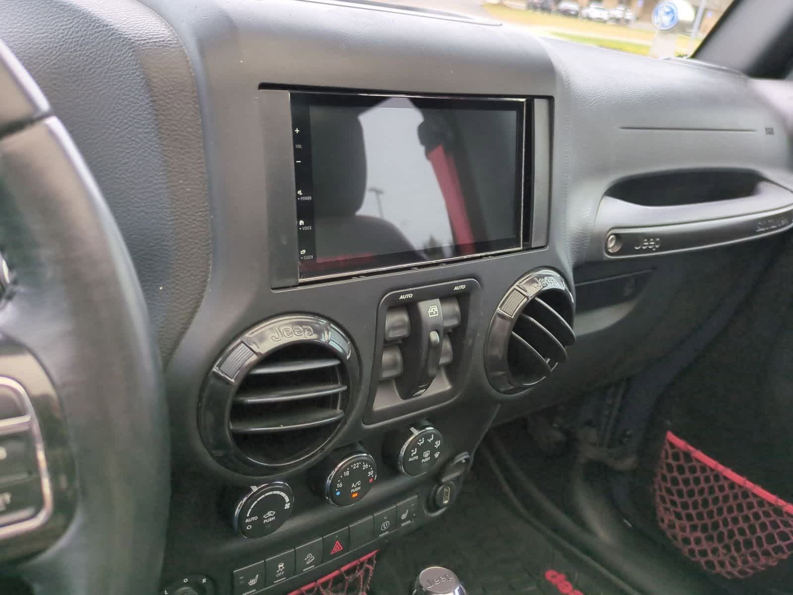 Thumbnail: 2018 Jeep Wrangler - 27