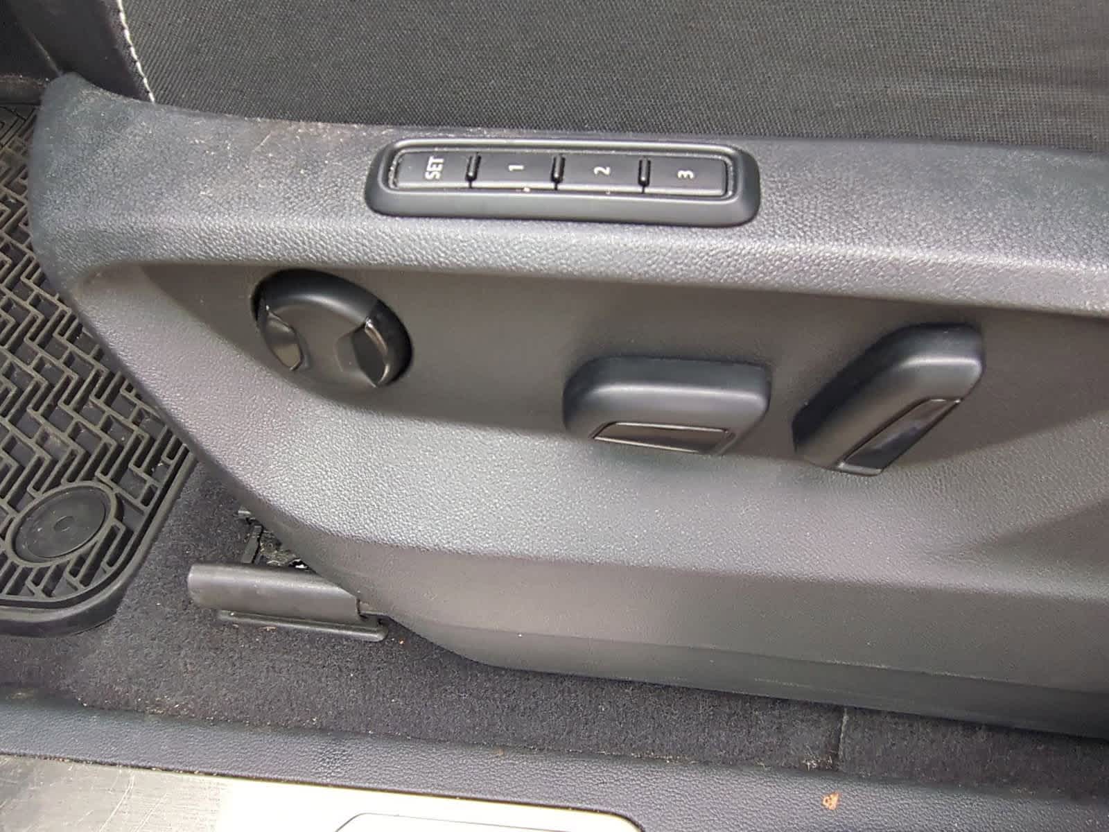 Thumbnail: 2024 Volkswagen Atlas - 17