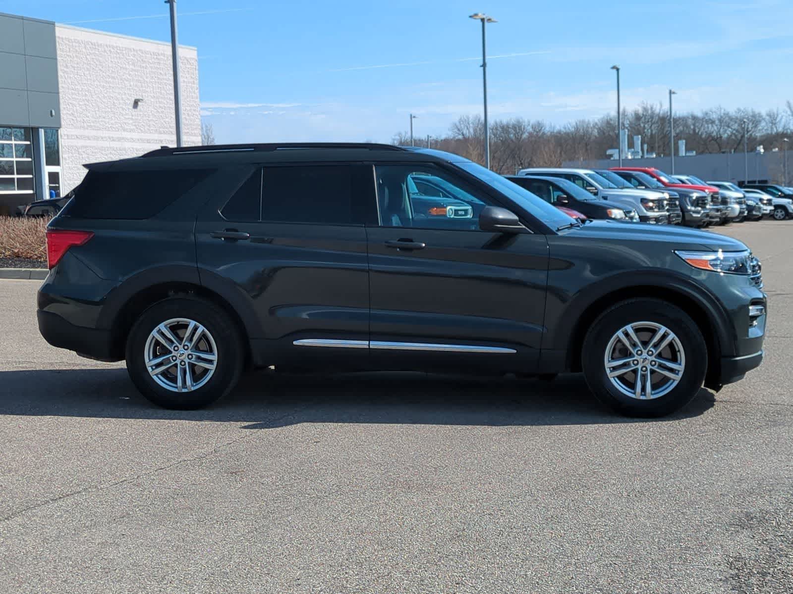 Thumbnail: 2023 Ford Explorer - 9
