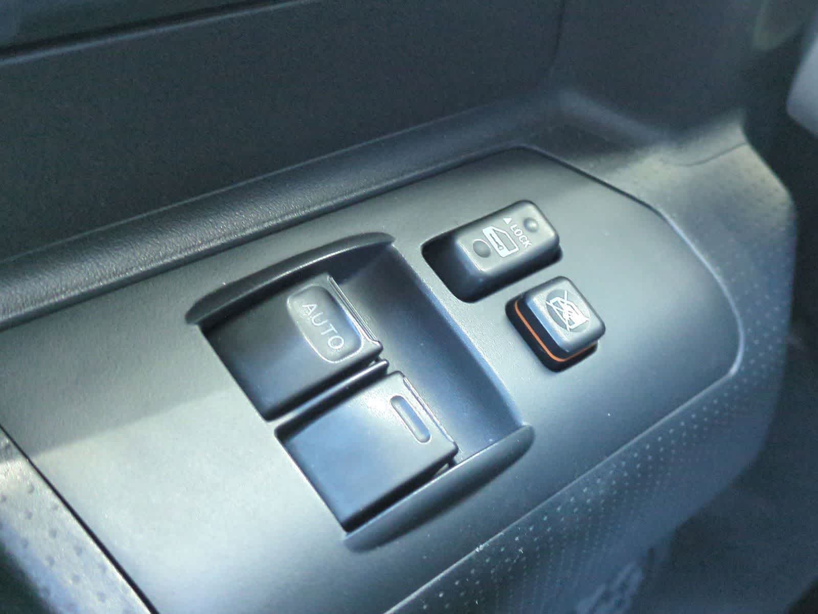 Thumbnail: 2010 Toyota FJ Cruiser - 29