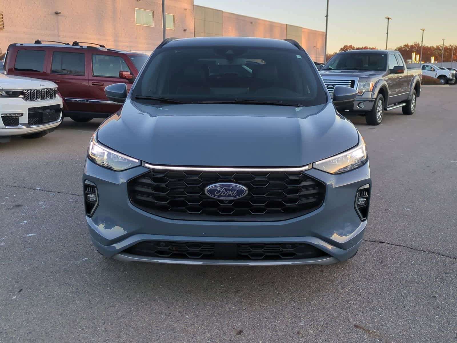 2023 Ford Escape ST-Line Elite photo 2