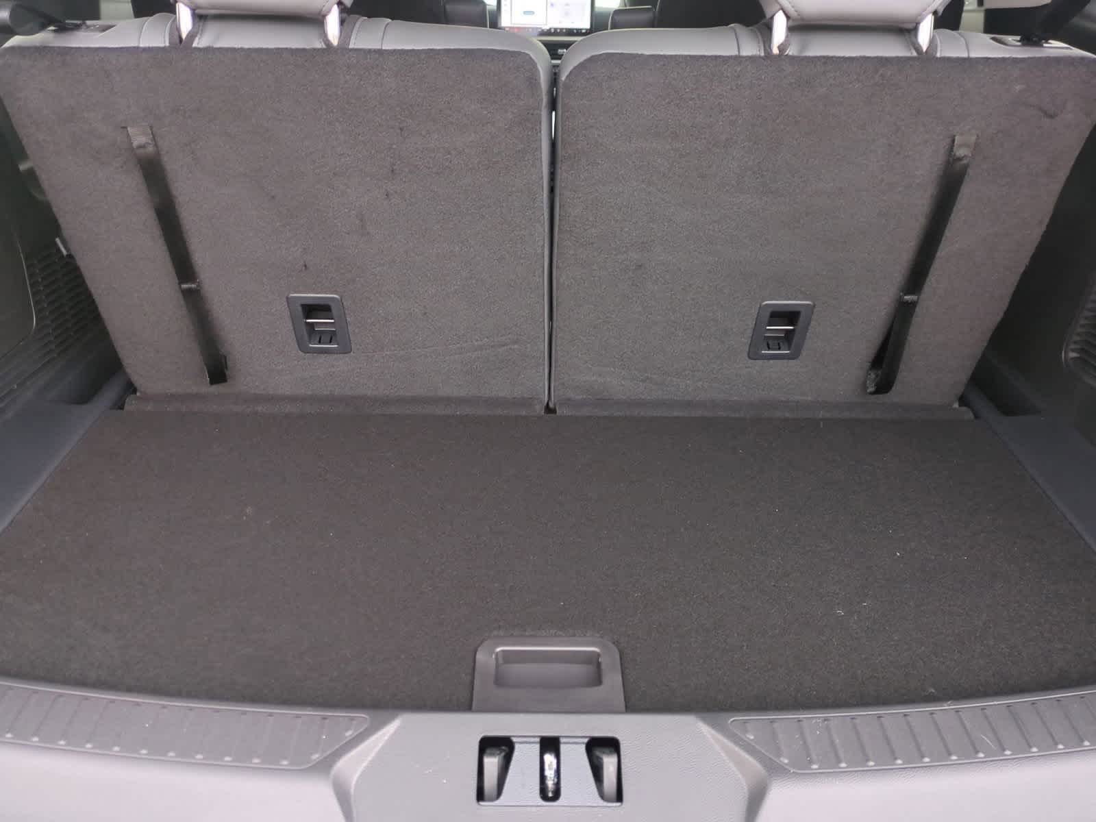 Thumbnail: 2026 Ford Explorer - 34