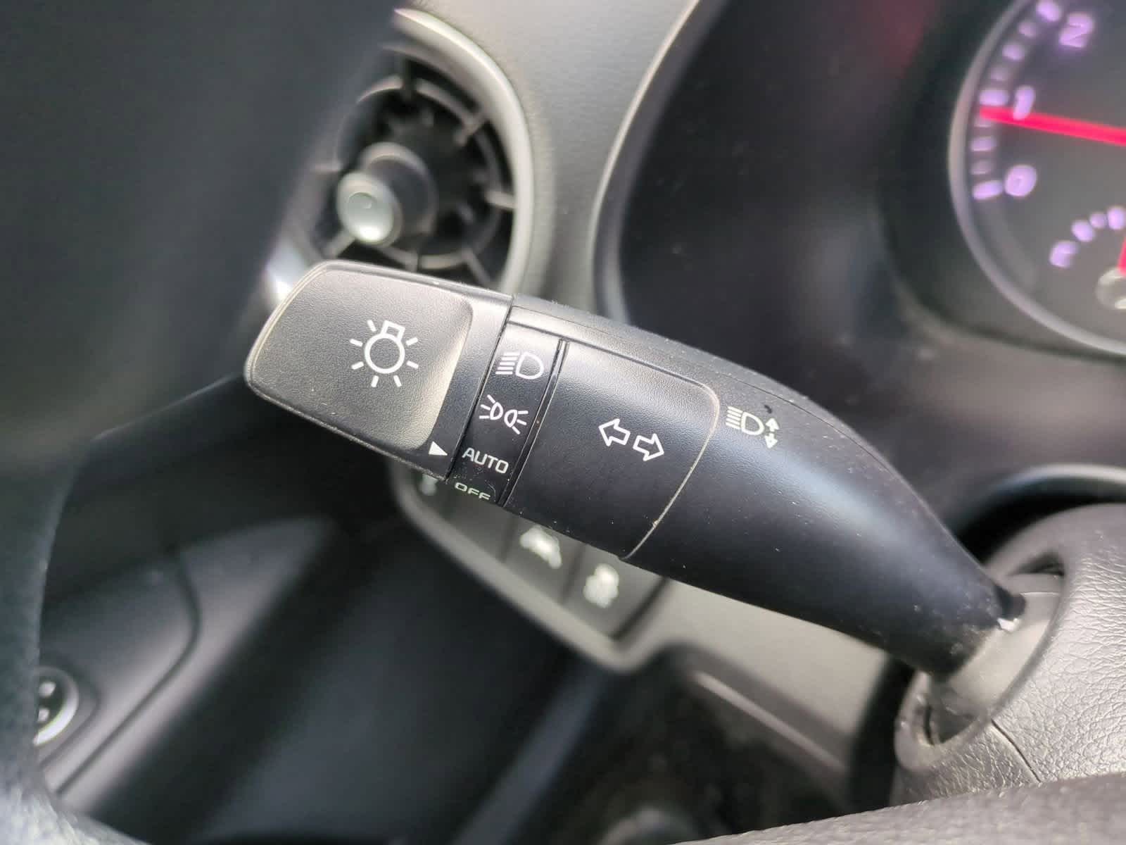 Thumbnail: 2019 Kia Forte - 25