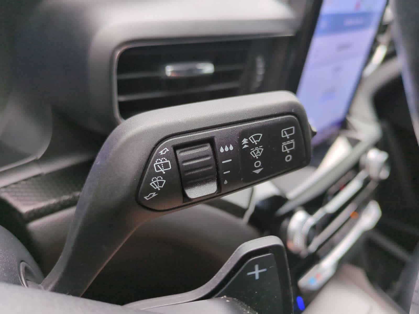 Thumbnail: 2023 Ford Explorer - 25