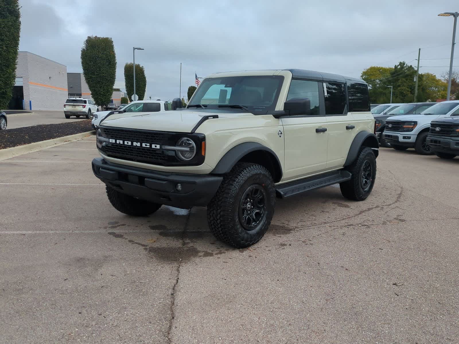 Thumbnail: 2025 Ford Bronco - 4