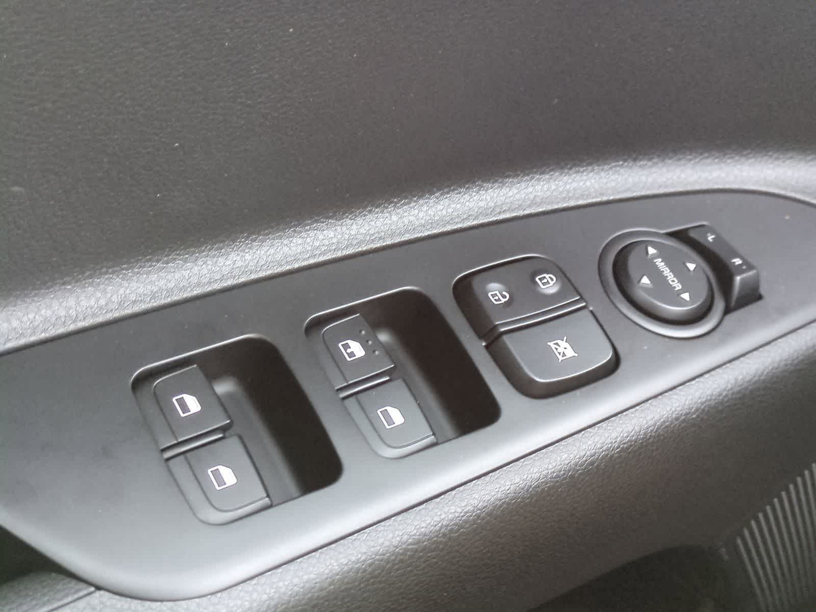 Thumbnail: 2022 Kia Rio5 - 28