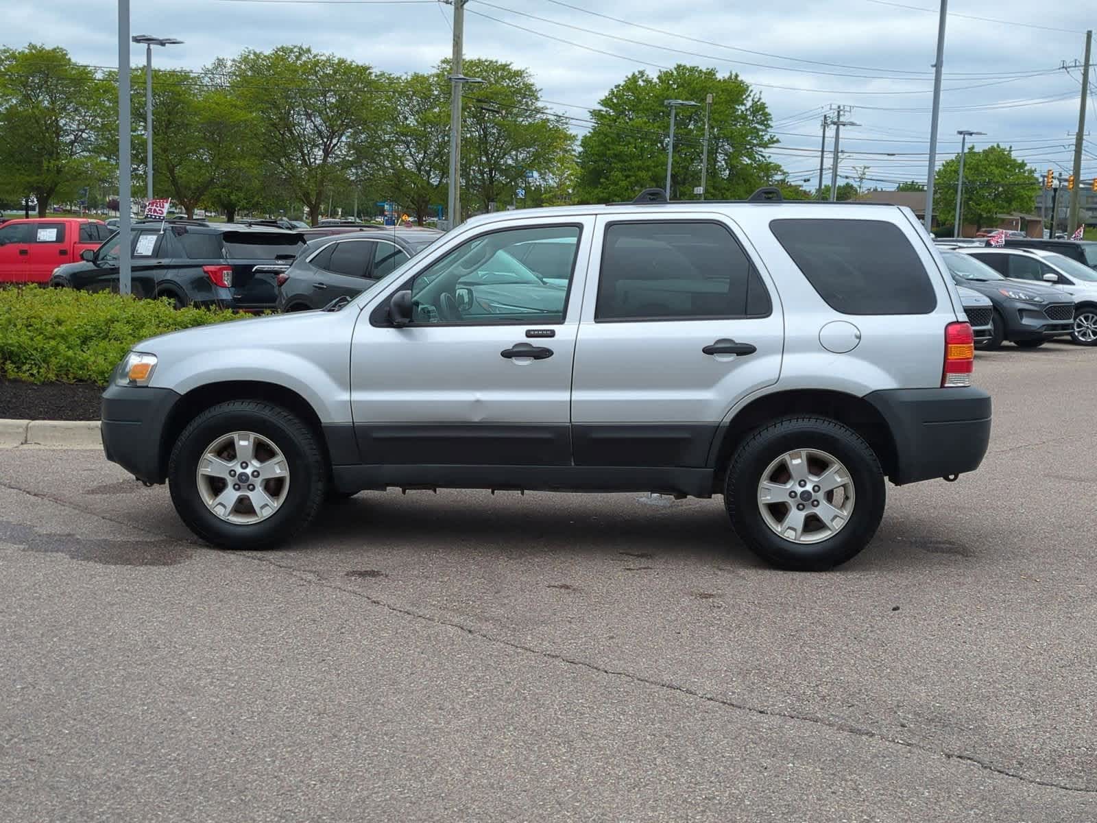 Thumbnail: 2005 Ford Escape - 5