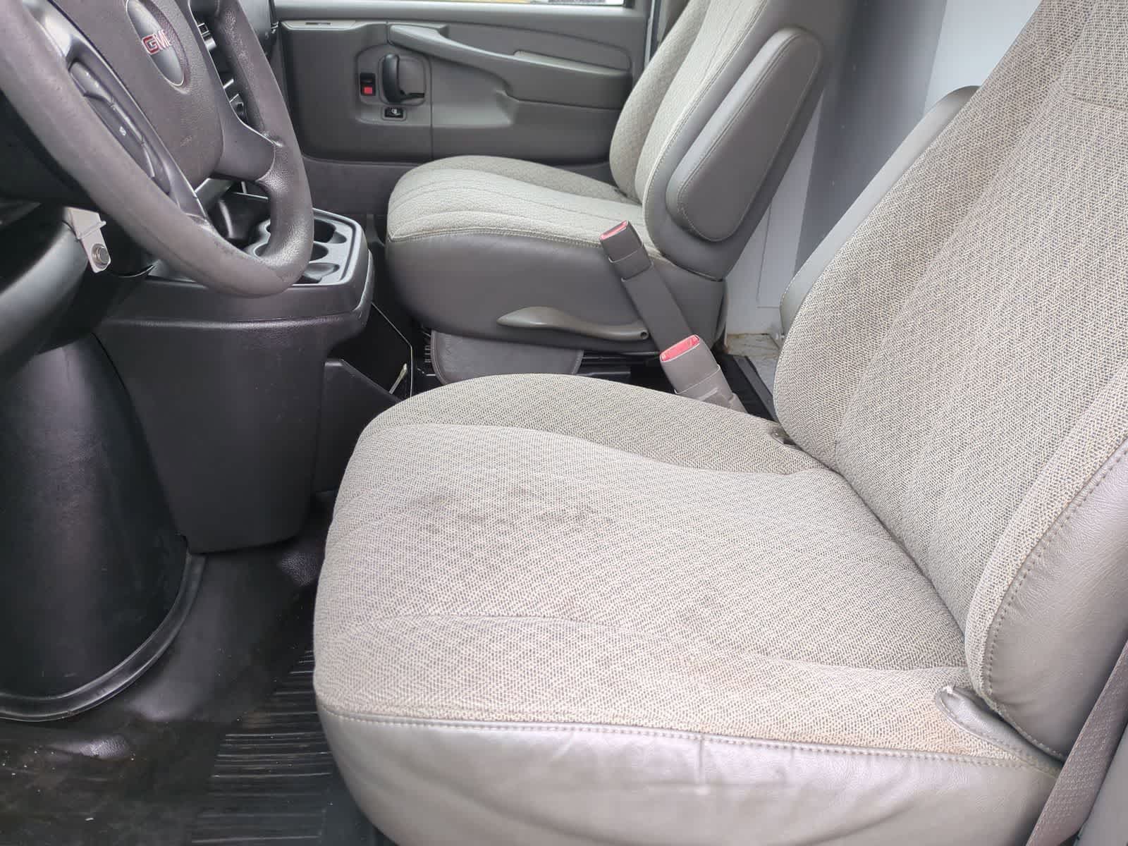 Thumbnail: 2013 GMC Savana - 15