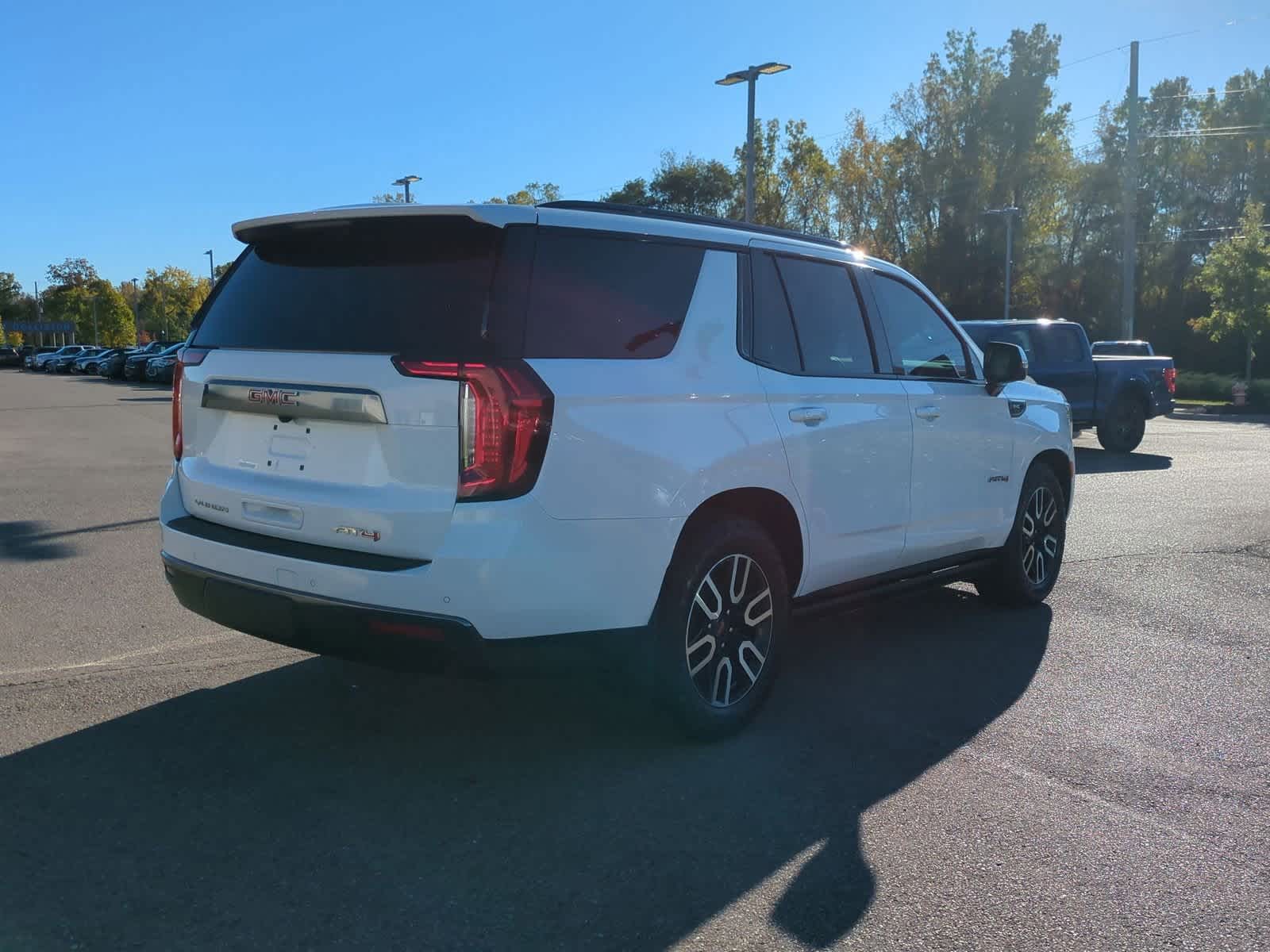 Thumbnail: 2023 GMC Yukon - 8