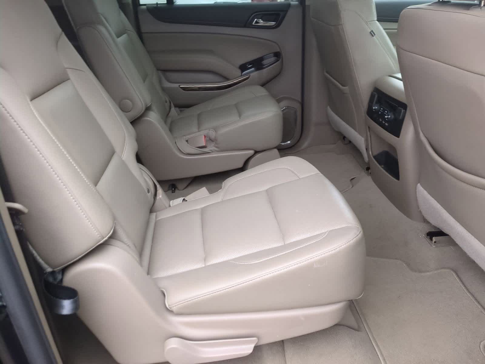 Thumbnail: 2020 GMC Yukon XL - 21