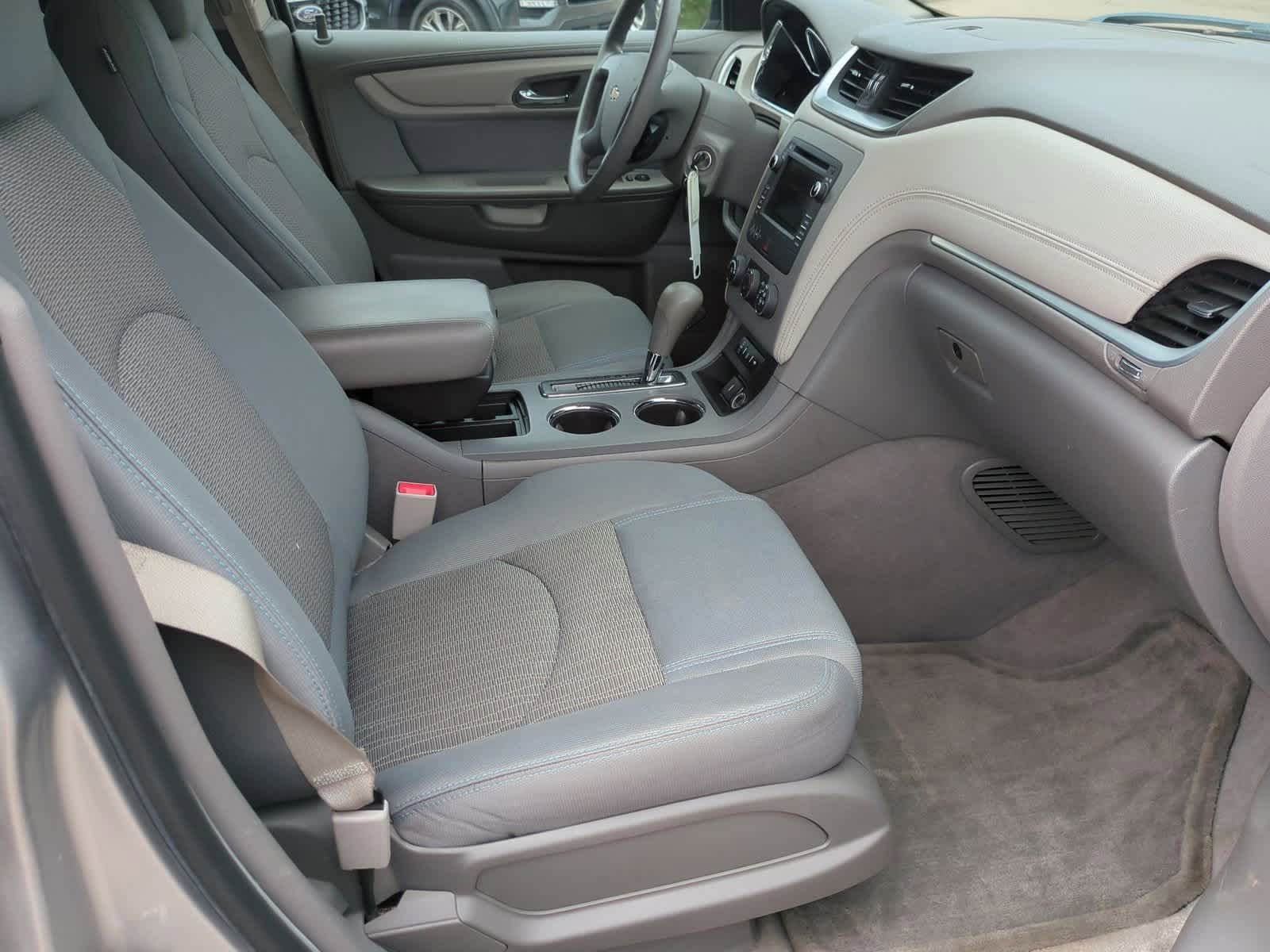 Thumbnail: 2017 Chevrolet Traverse - 21