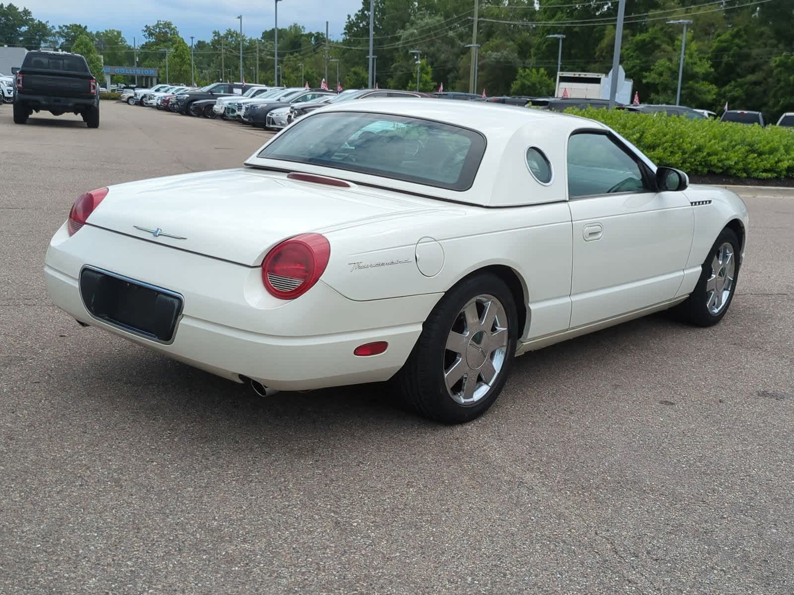 Thumbnail: 2002 Ford Thunderbird - 8