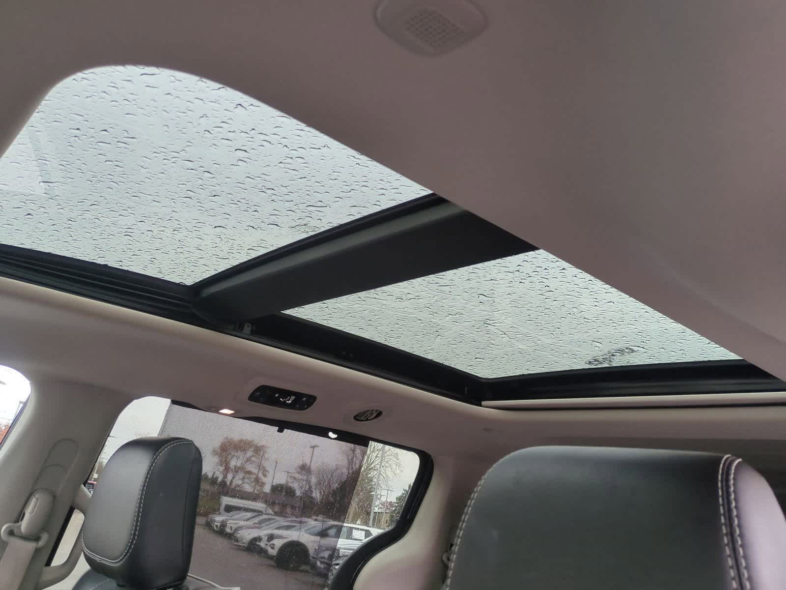 Thumbnail: 2022 Chrysler Pacifica - 19